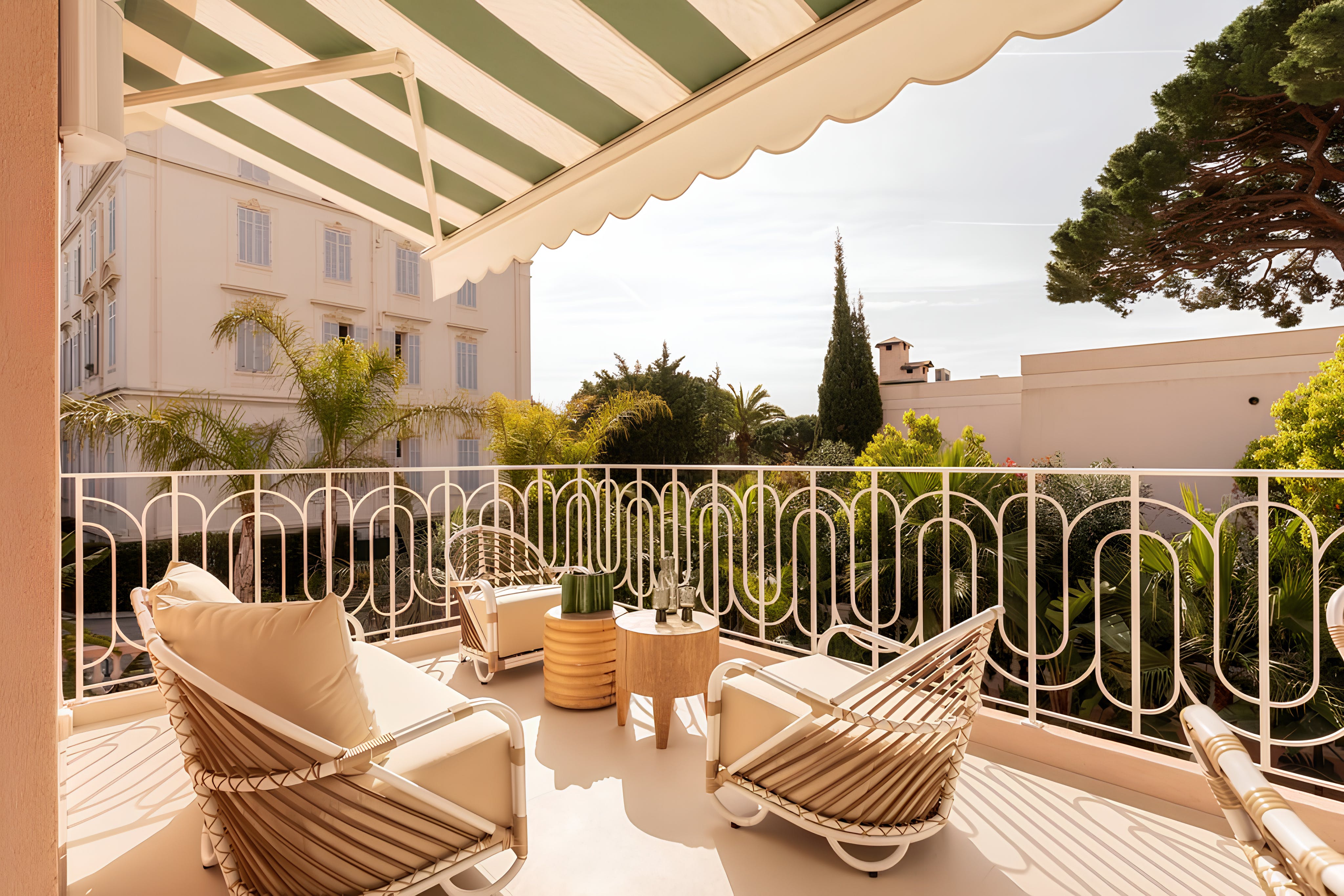 Villa Crépuscule Garoupe Cannes-776974: 2-Bedroom Apartment with Seaview and Pool, Cannes