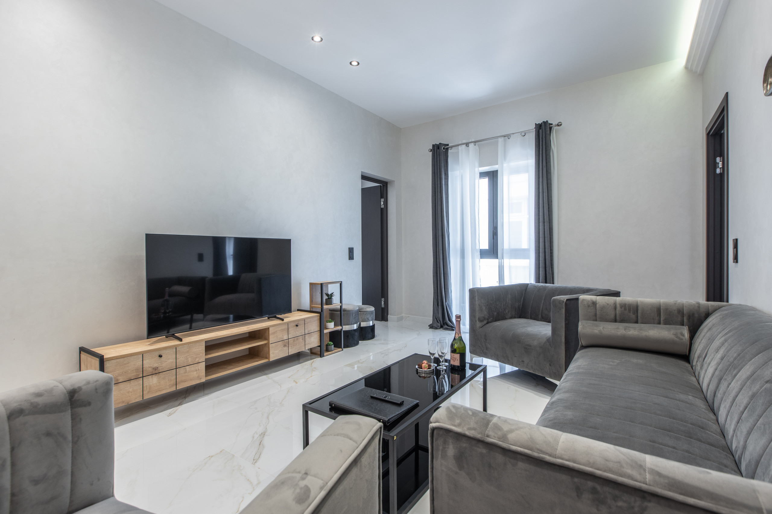 Villa Crépuscule Suquet Cannes-752068: Sleek 3-Bedroom Apartment with Stunning Seaview, Cannes