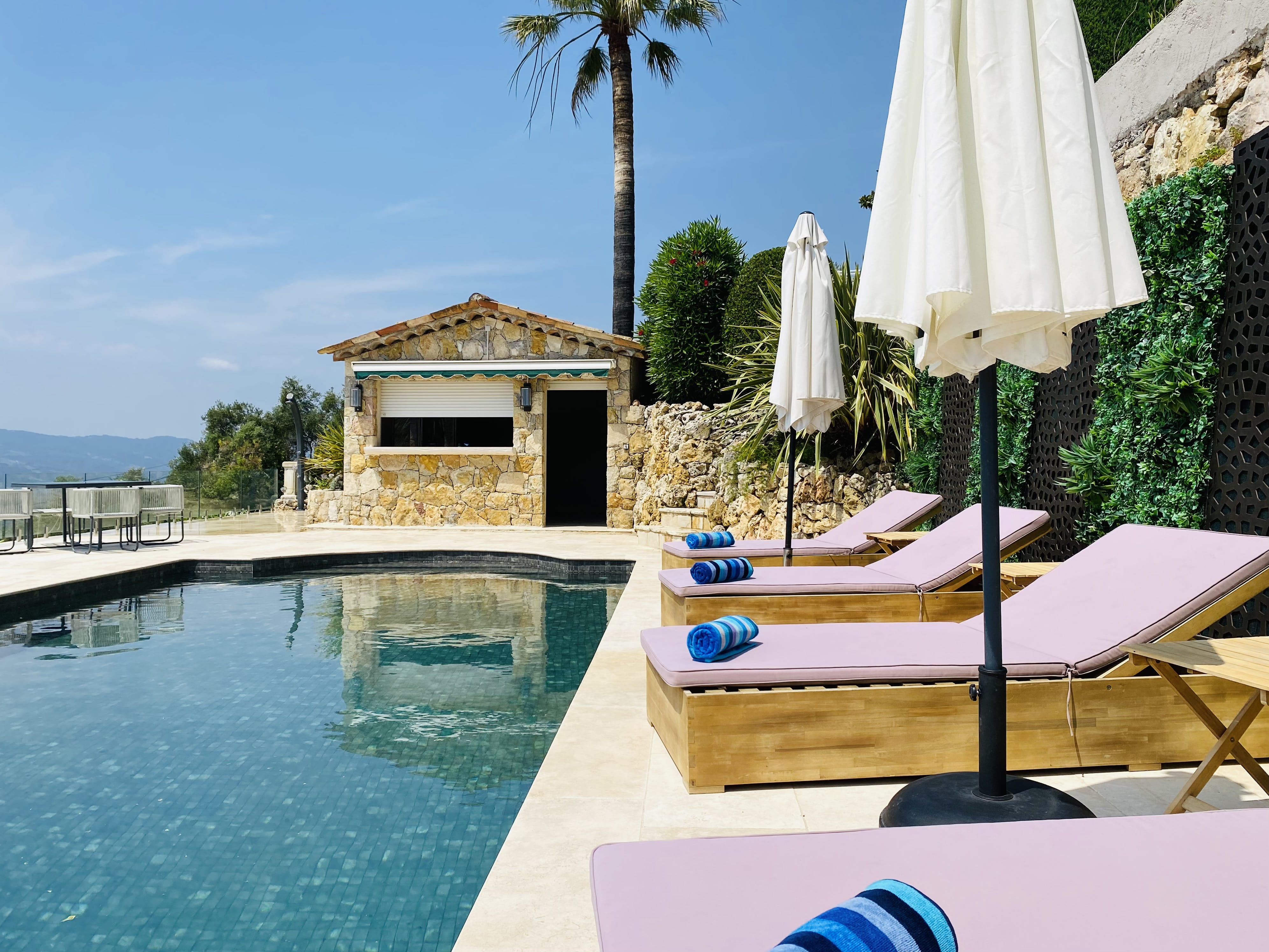 Villa Crépuscule Californie Cannes: Luxury 4-Bedroom Apartment with Pool and Sea View, Cannes