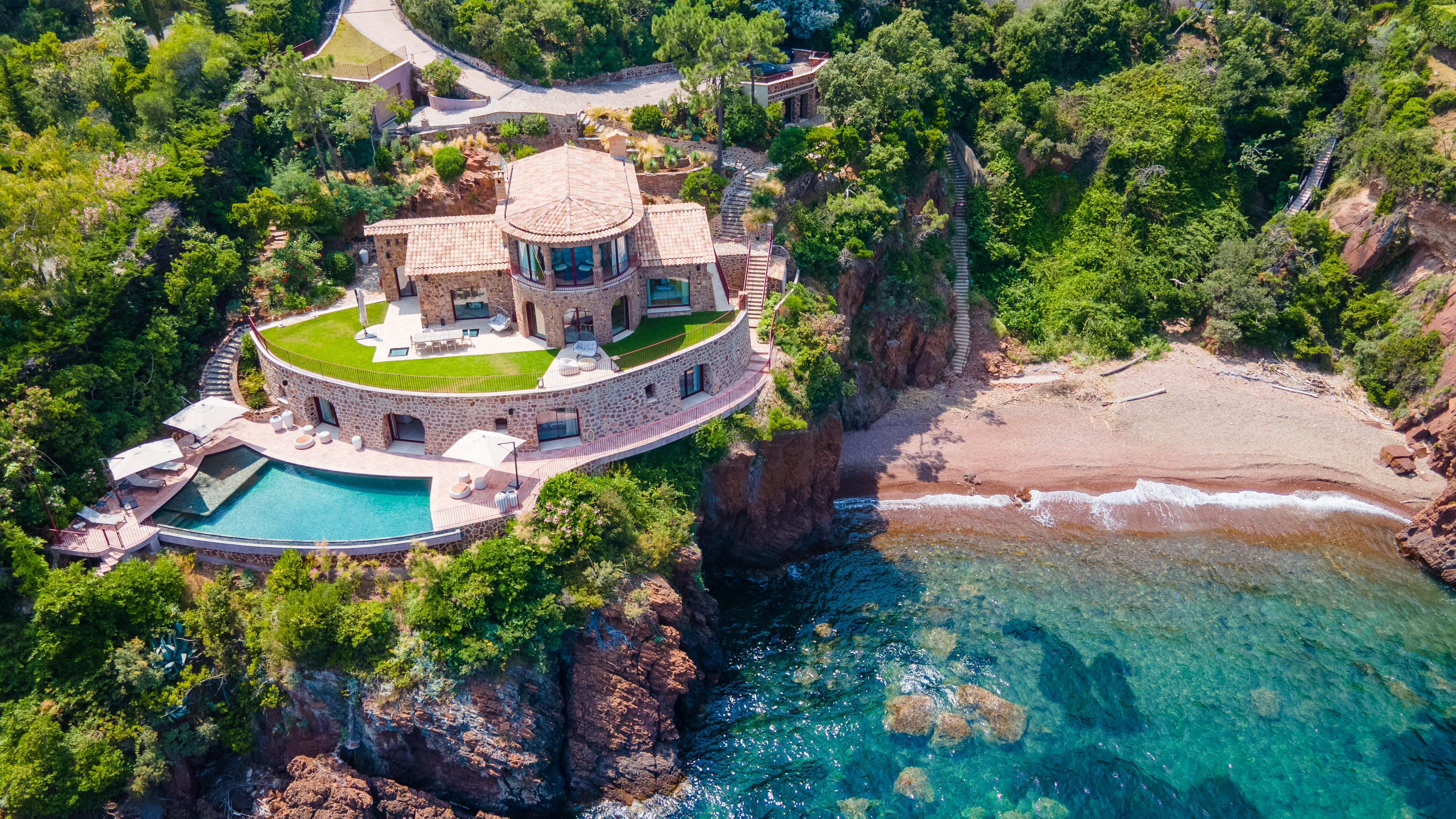 Villa Crépuscule Siagne Cannes-716678: Luxury 6-Bedroom Villa with Infinity Pool and Sea Views, Cannes