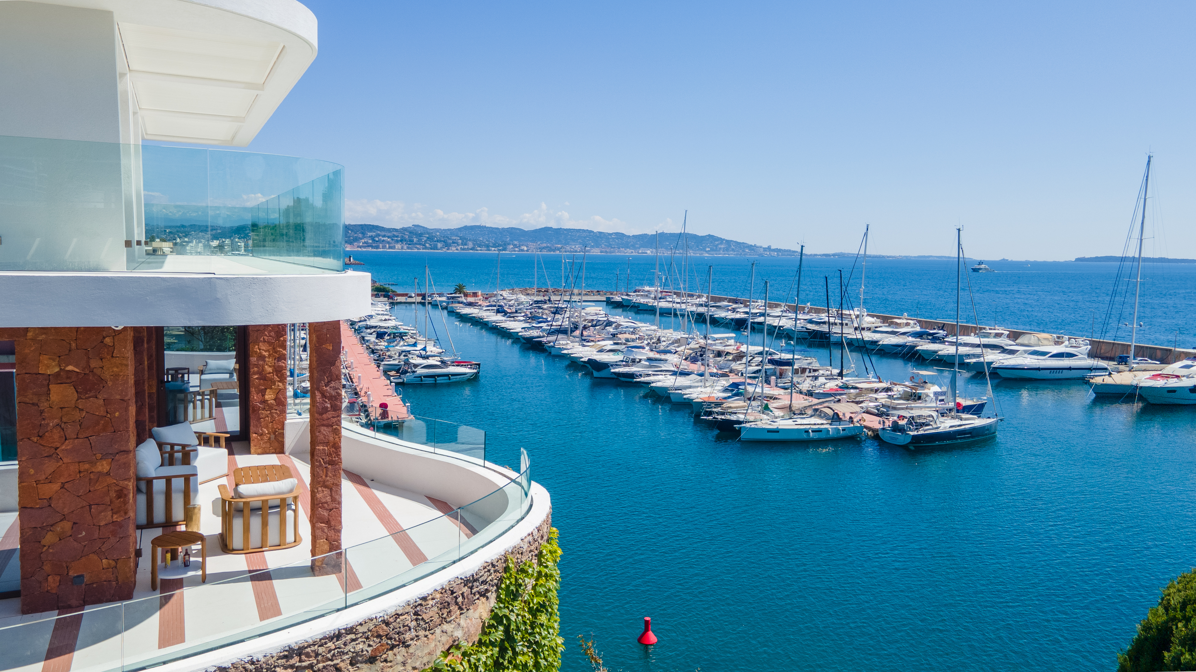 Villa Crépuscule La Bocca Cannes: Elegant 3-Bedroom Luxury Villa with Pool and Sea Views, Cannes
