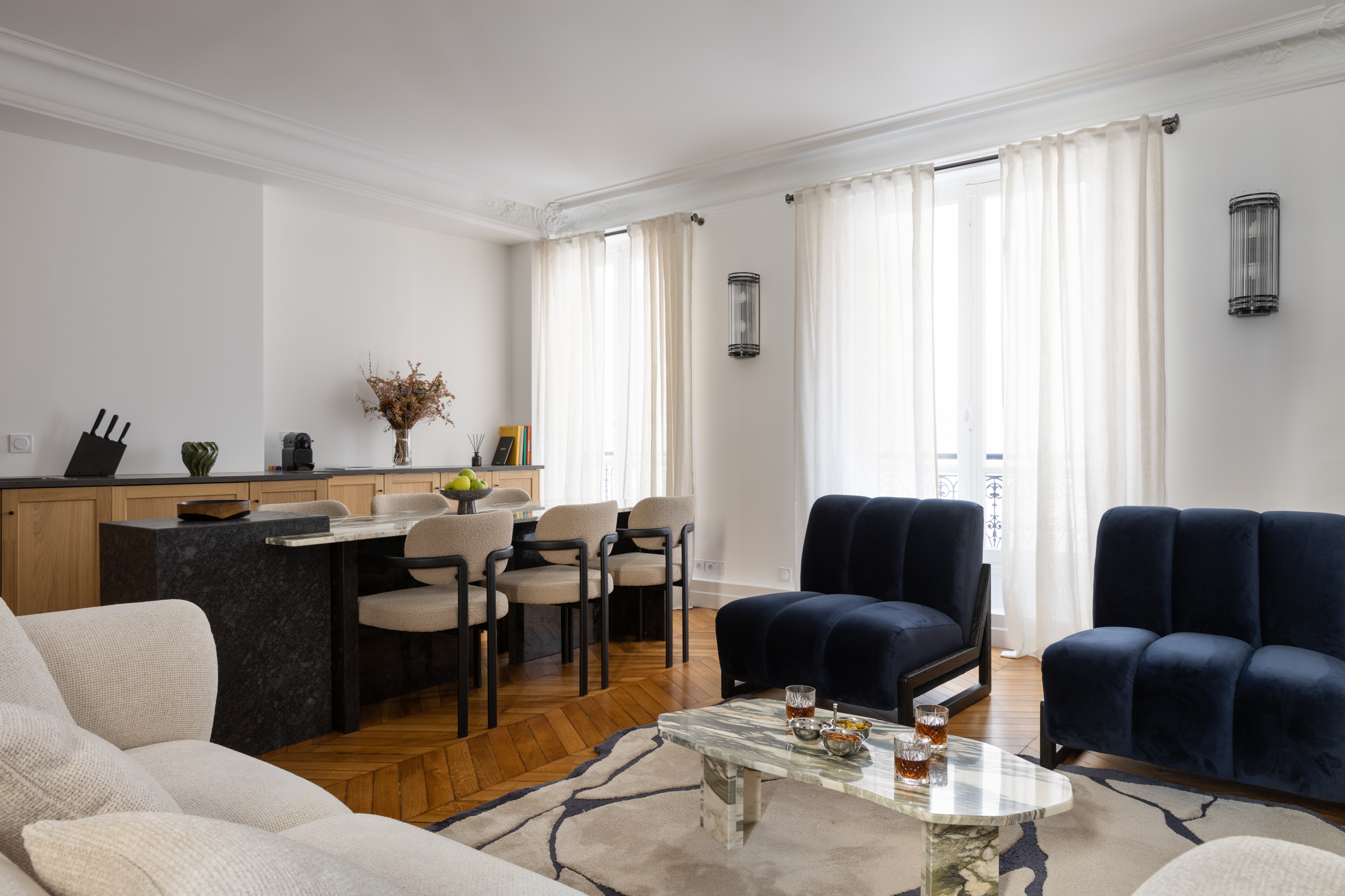 Villa Safran Alma Arc de Triomphe – Champs-Élysées: Elegant 2-Bedroom Luxury Apartment for Families, Arc de Triomphe – Champs-Élysées