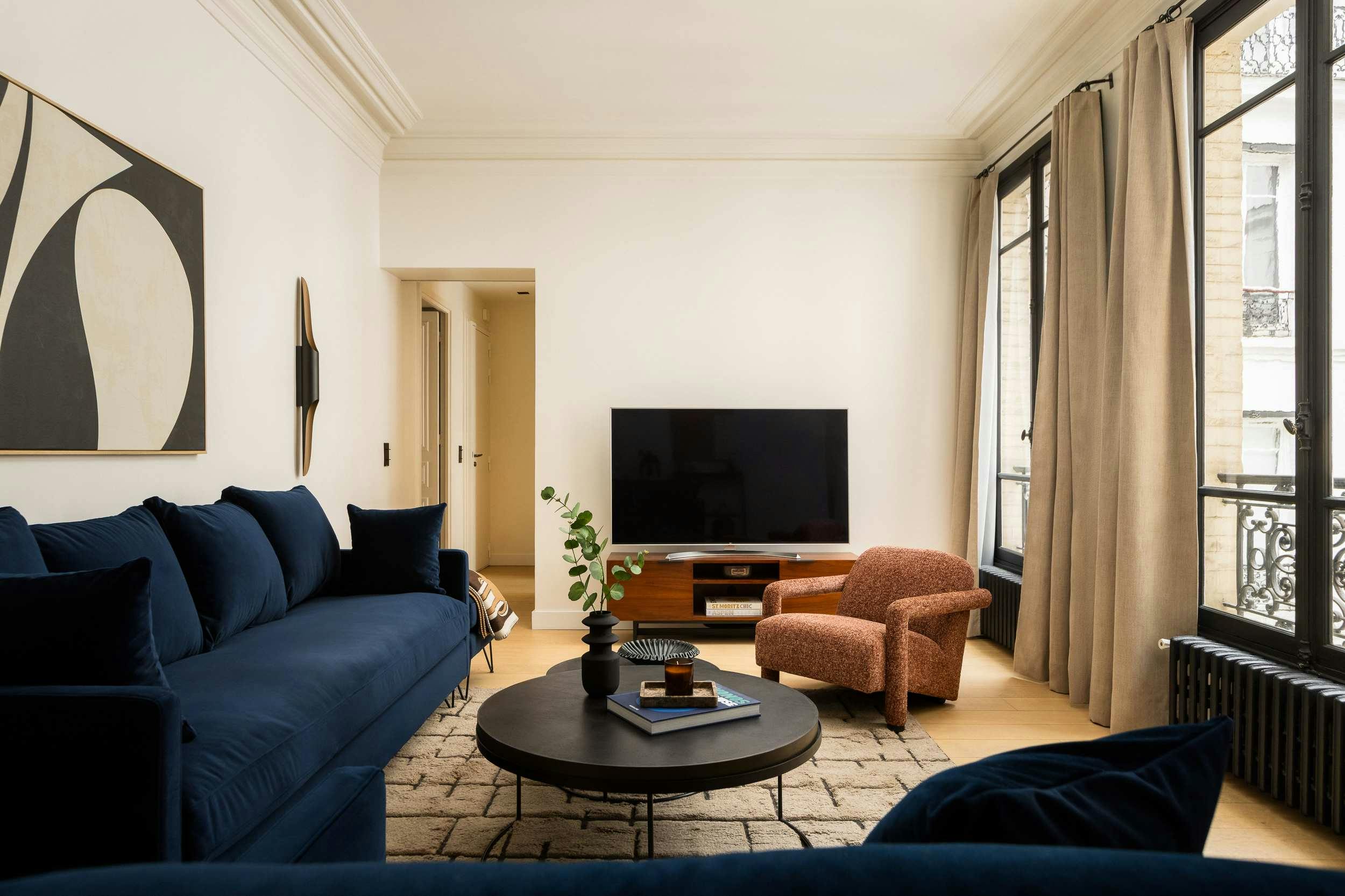 Villa Safran Étoile Arc de Triomphe – Champs-Élysées: Elegant 2-Bedroom Apartment Rental with Family-Friendly Features, Arc de Triomphe
