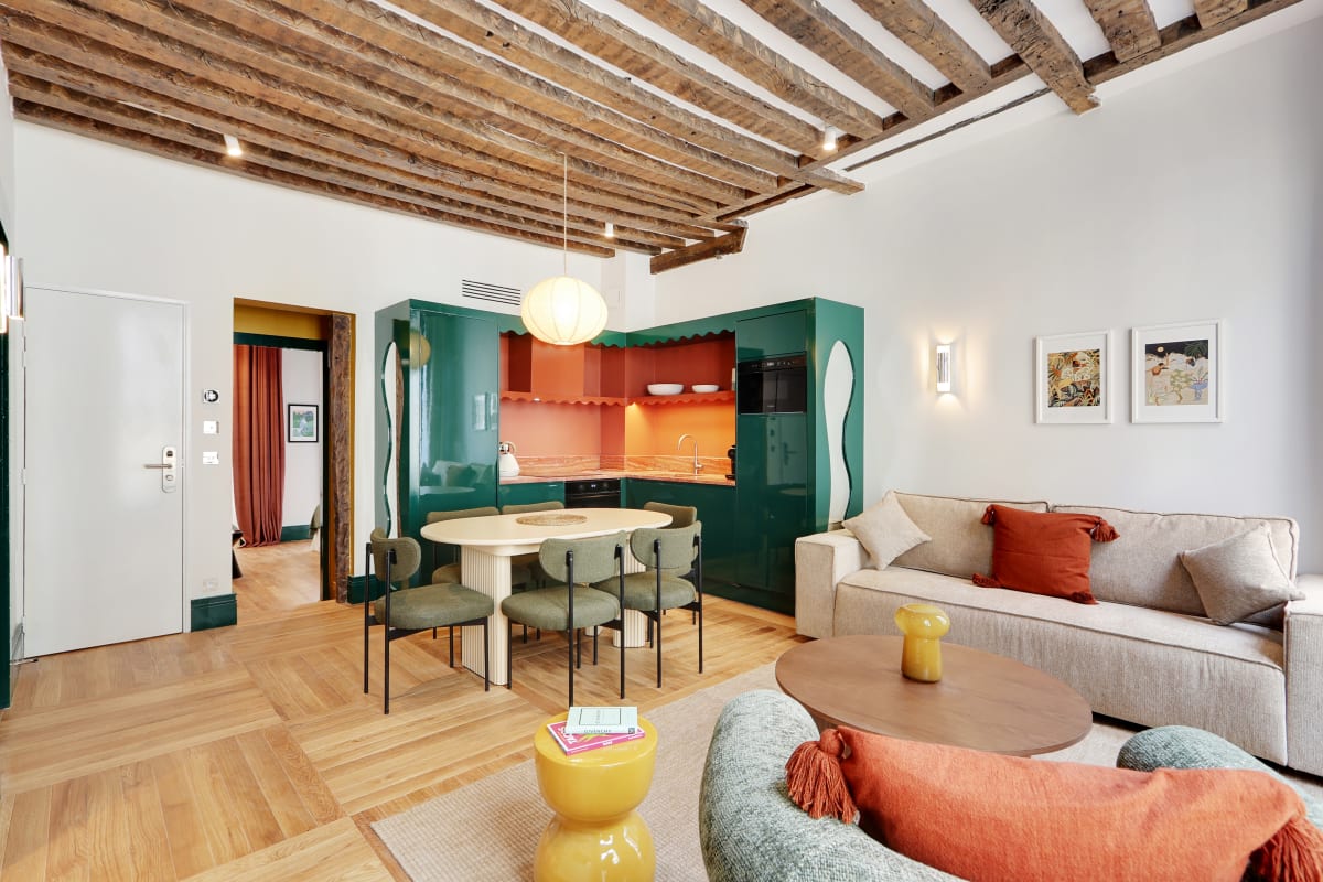 Villa Crépuscule Mabillon Saint Germain des Prés – Odéon: Charming 2-Bedroom Apartment with Daily Maid Service, Paris