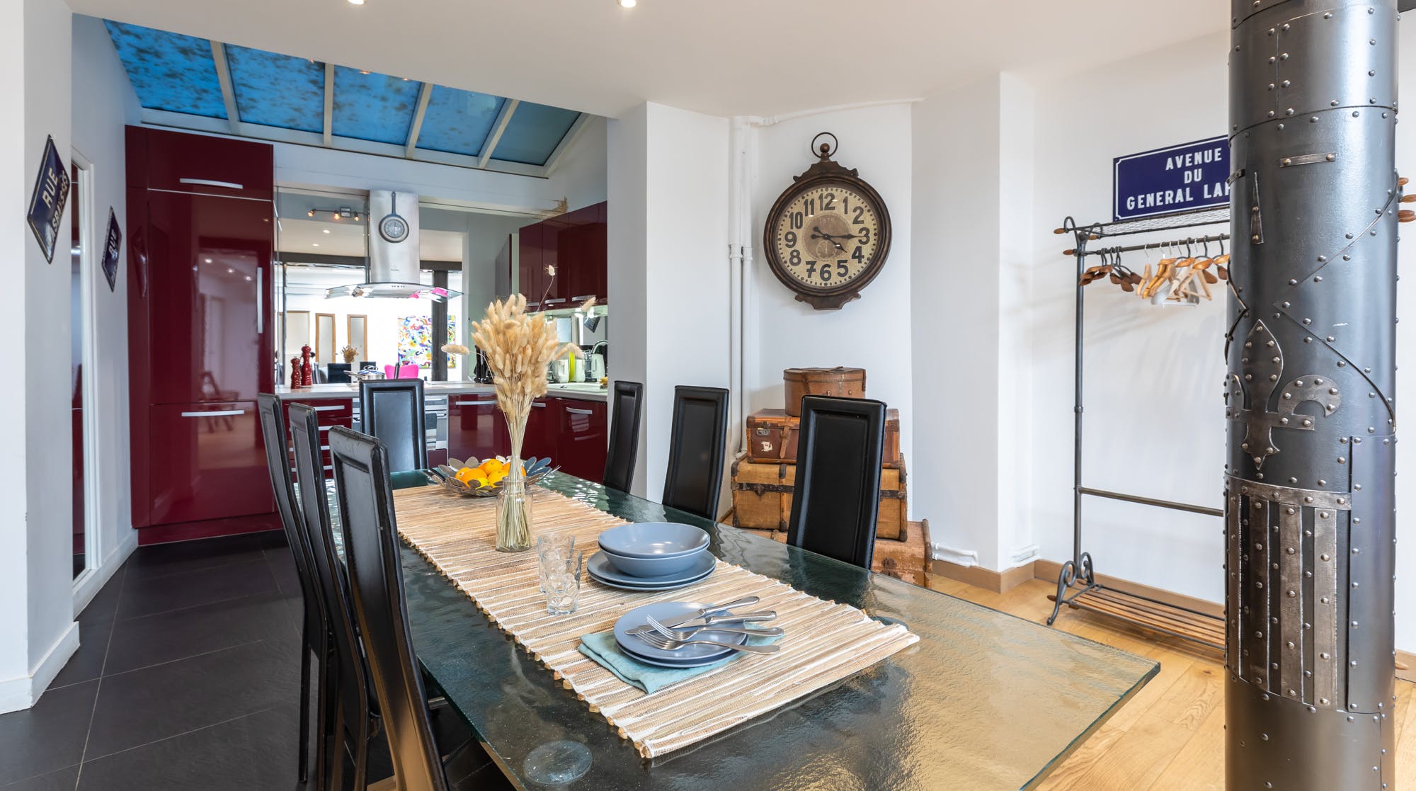 Villa Crépuscule Sainte-Chapelle Île de la Cité: Elegant 3-Bedroom Apartment with Seine Views, Île de la Cité