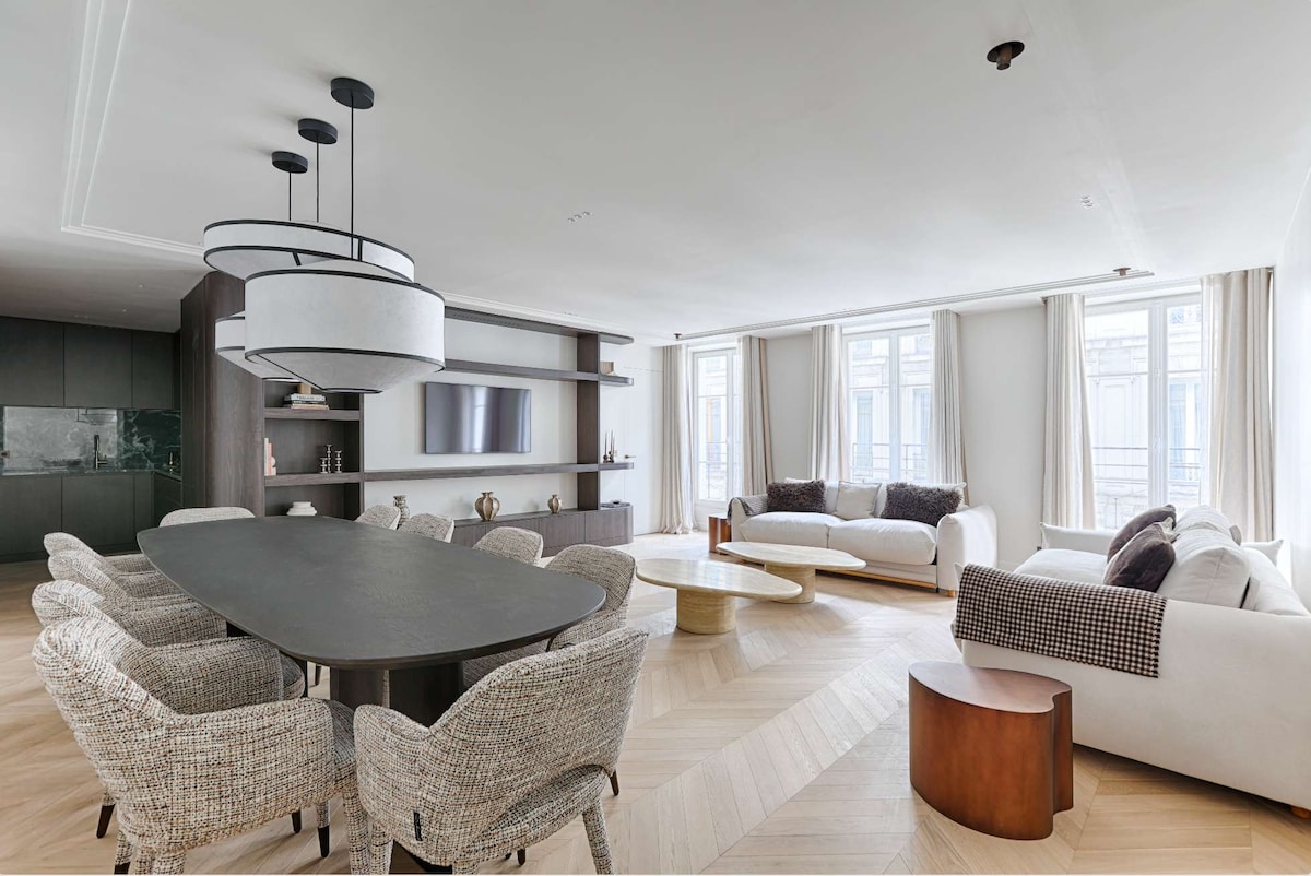 Château Grégoire Montorgueil: Elegant 3-Bedroom Apartment with Air Conditioning in Montorgueil – Les Halles