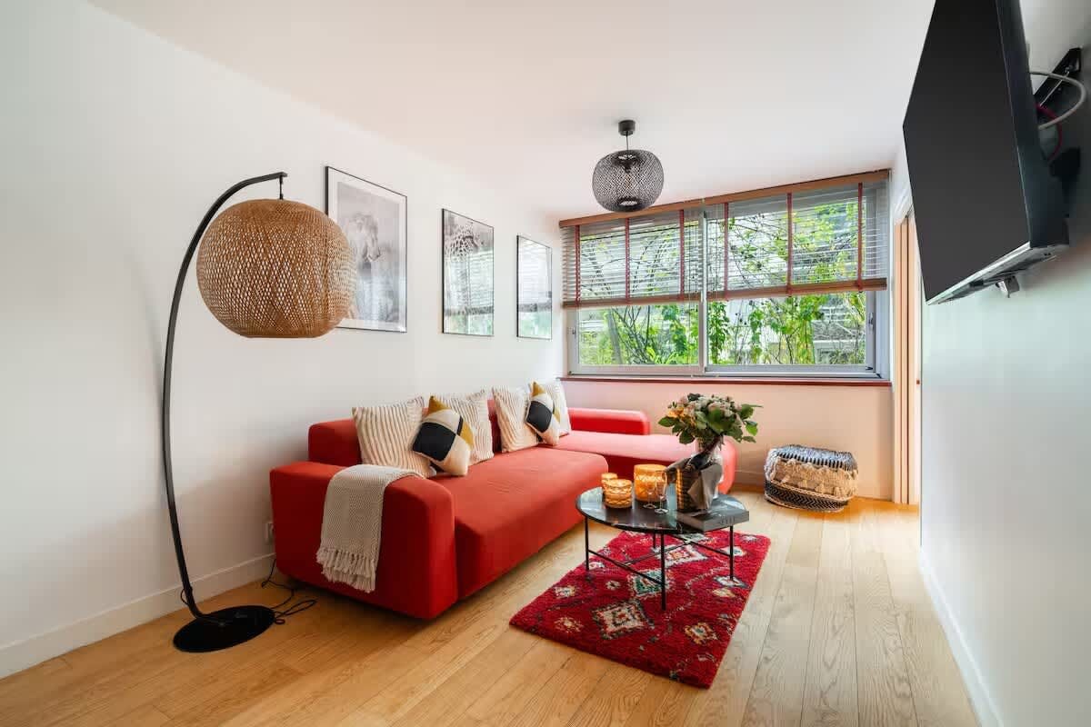 Villa Crépuscule Passy Eiffel Tower-850182: Luxury 2-Bedroom Family-Friendly Villa Rental near Eiffel Tower, Paris