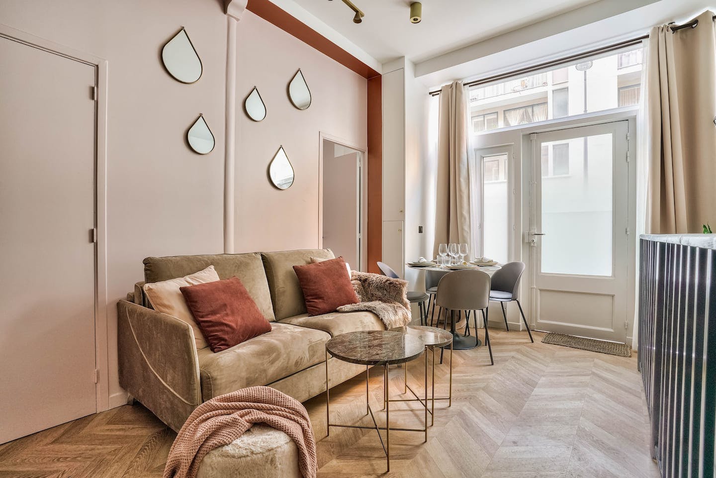 Villa Nordet Passy Eiffel Tower-830967: Charming 2-Bedroom Apartment Rental with Pool near Eiffel Tower, Paris