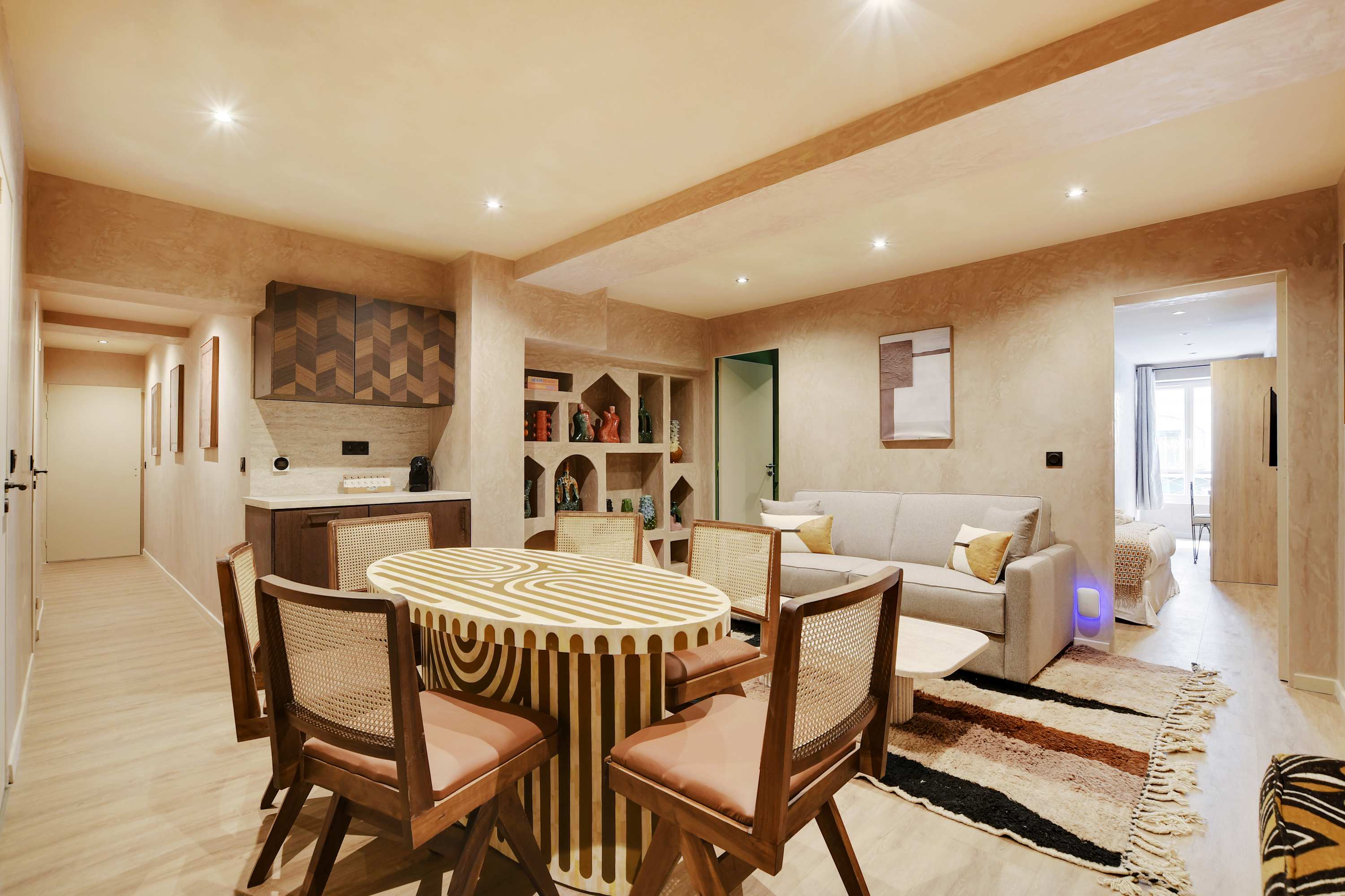 Villa Céladon Montorgueil Les Halles: Stylish 2-Bedroom Townhouse Rental with Family-Friendly Features, Montorgueil Paris