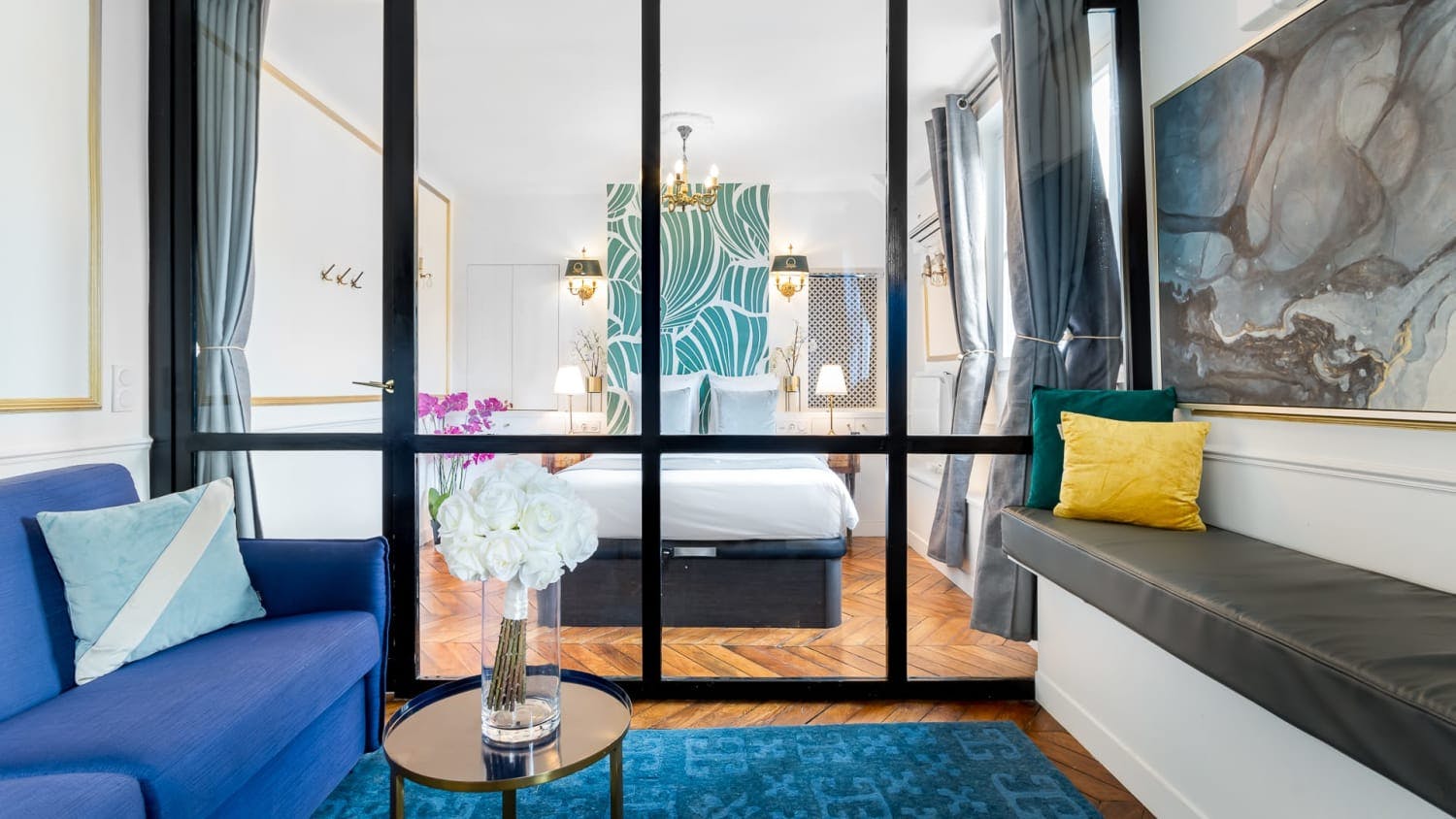 Villa Crépuscule Poncelet Opéra – Madeleine – Grands Magasins: Elegant 2-Bedroom Luxury Apartment with Haussmann Charm, Paris
