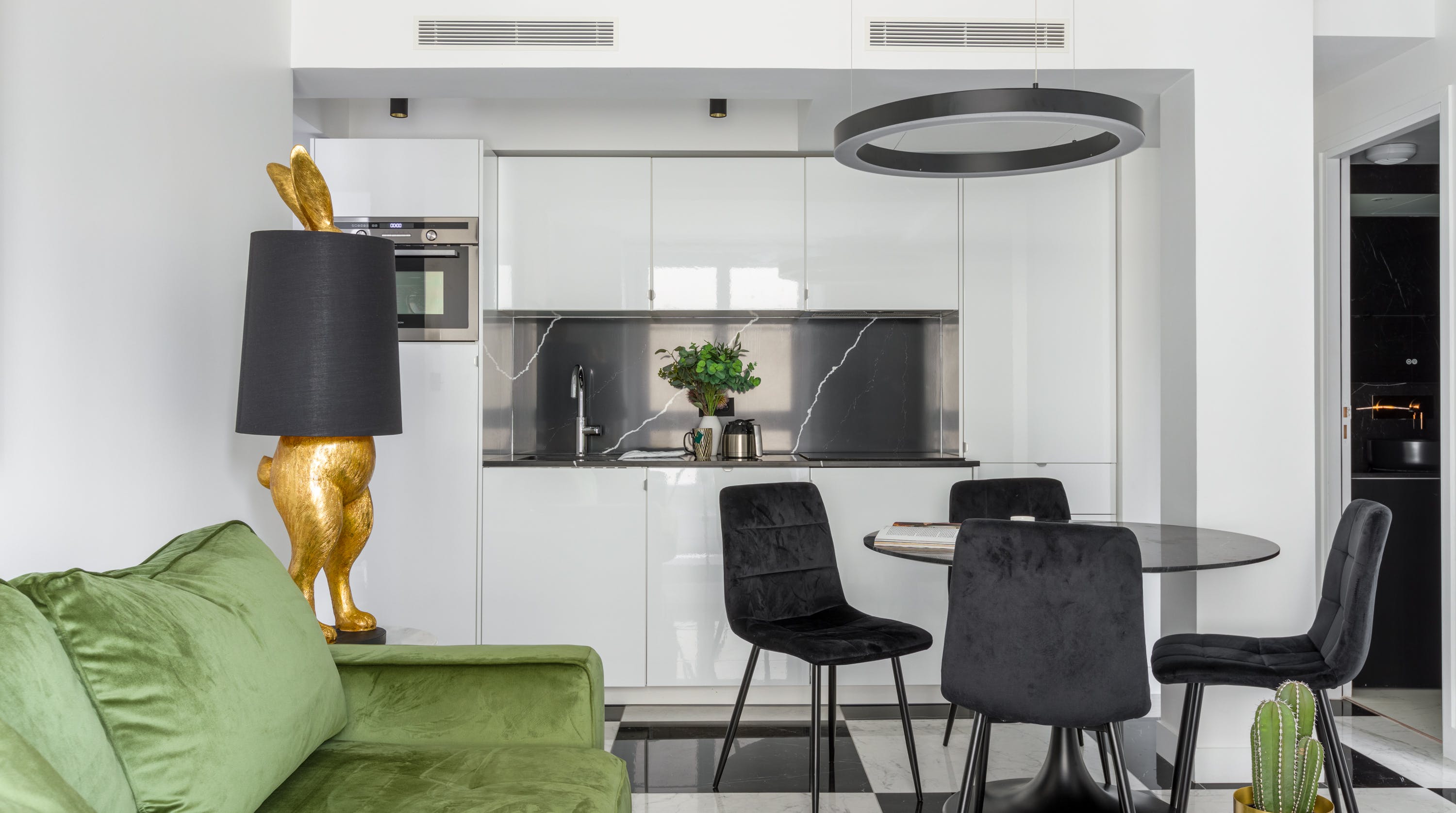 Villa Crépuscule Ternes Arc de Triomphe – Champs-Élysées-678983: Luxury 2-Bedroom Apartment with Chic Interior, Arc de Triomphe – Champs-Élysées