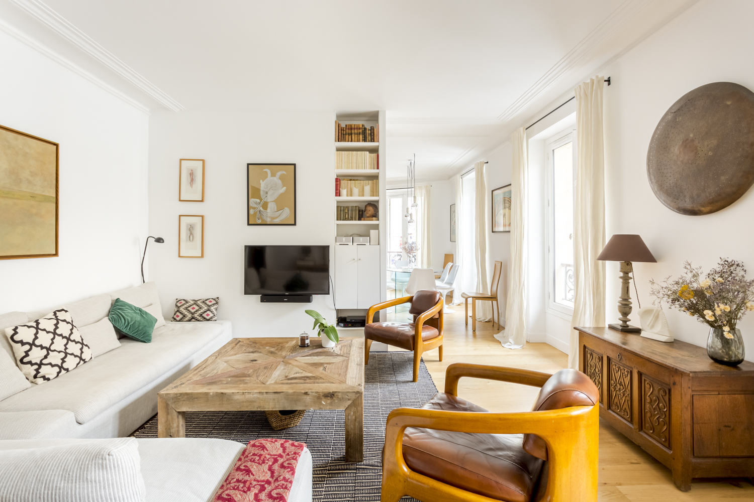 Villa Aube Ternes Arc de Triomphe – Champs-Élysées: Luxury 2-Bedroom Apartment with Family-Friendly Amenities, Arc de Triomphe – Champs-Élysées