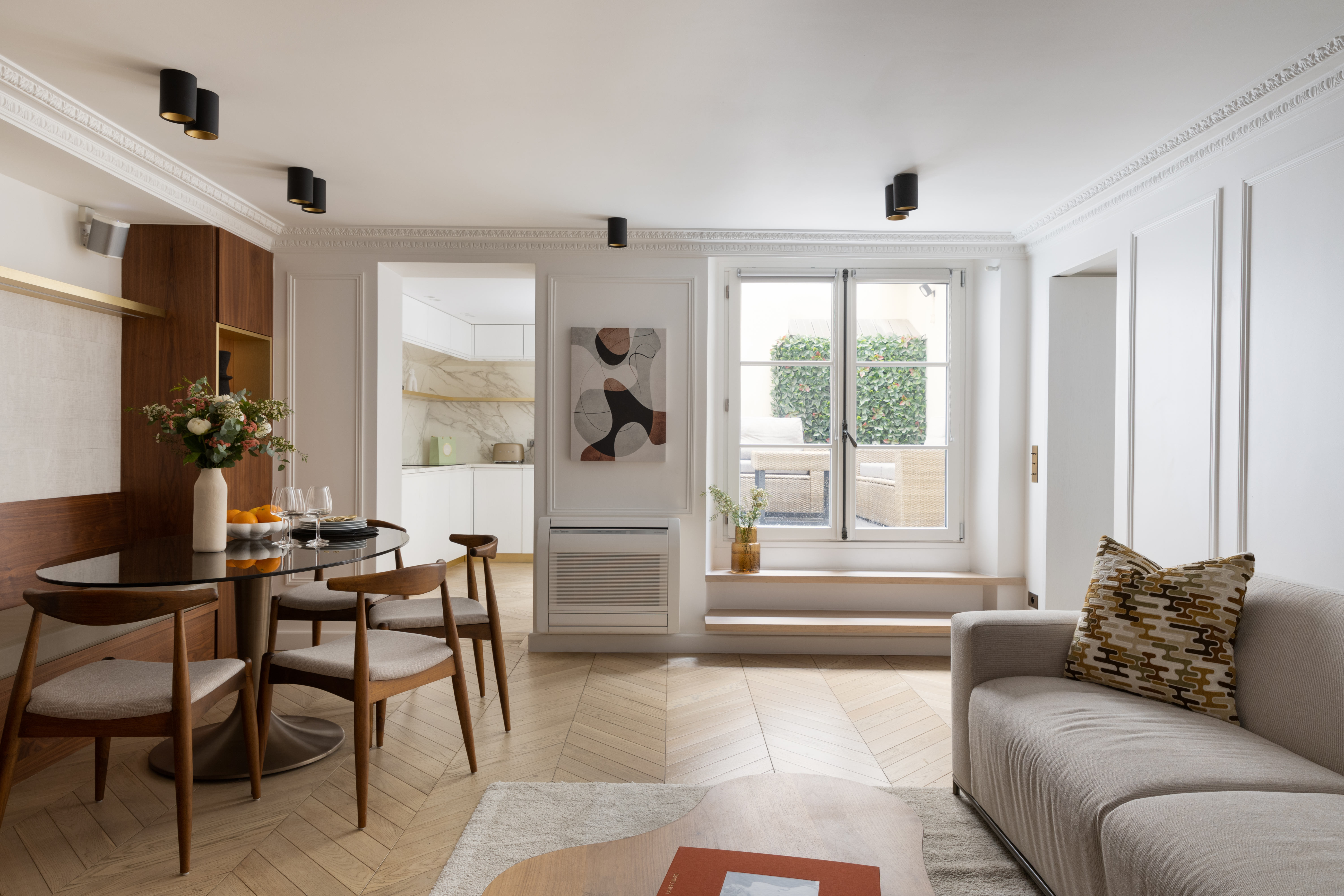 Villa Nacré Chaussée Opéra – Madeleine – Grands Magasins: Luxury 2-Bedroom Apartment with Private Patio, Paris