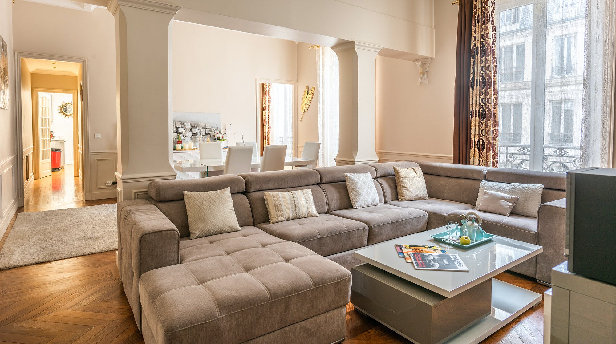 Villa Nordet Trocadéro Arc de Triomphe – Champs-Élysées: Elegant 2-Bedroom Apartment near Arc de Triomphe, Paris