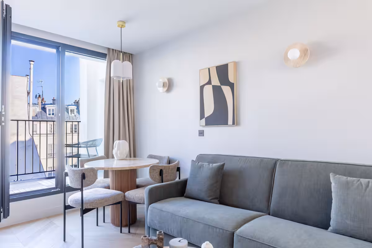 Château Louvois Paris Opéra – Madeleine – Grands Magasins: Chic 1-Bedroom Apartment Rental with Air-Con in Opéra Paris