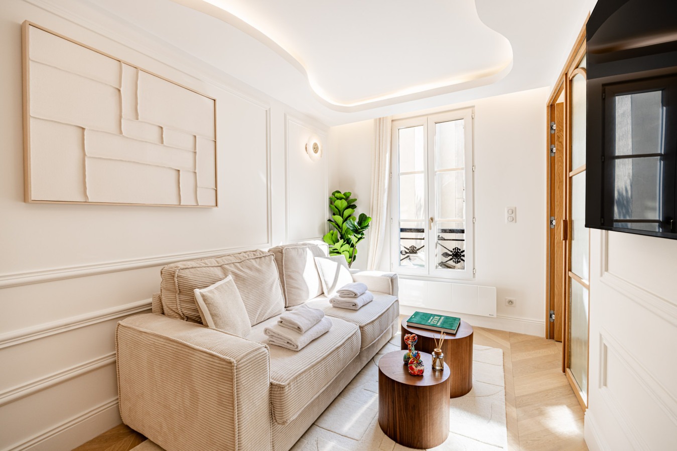 Villa Crépuscule Saint-Merri Île de la Cité: Charming 1-Bedroom Apartment Rental with Air Conditioning in Île de la Cité, Paris