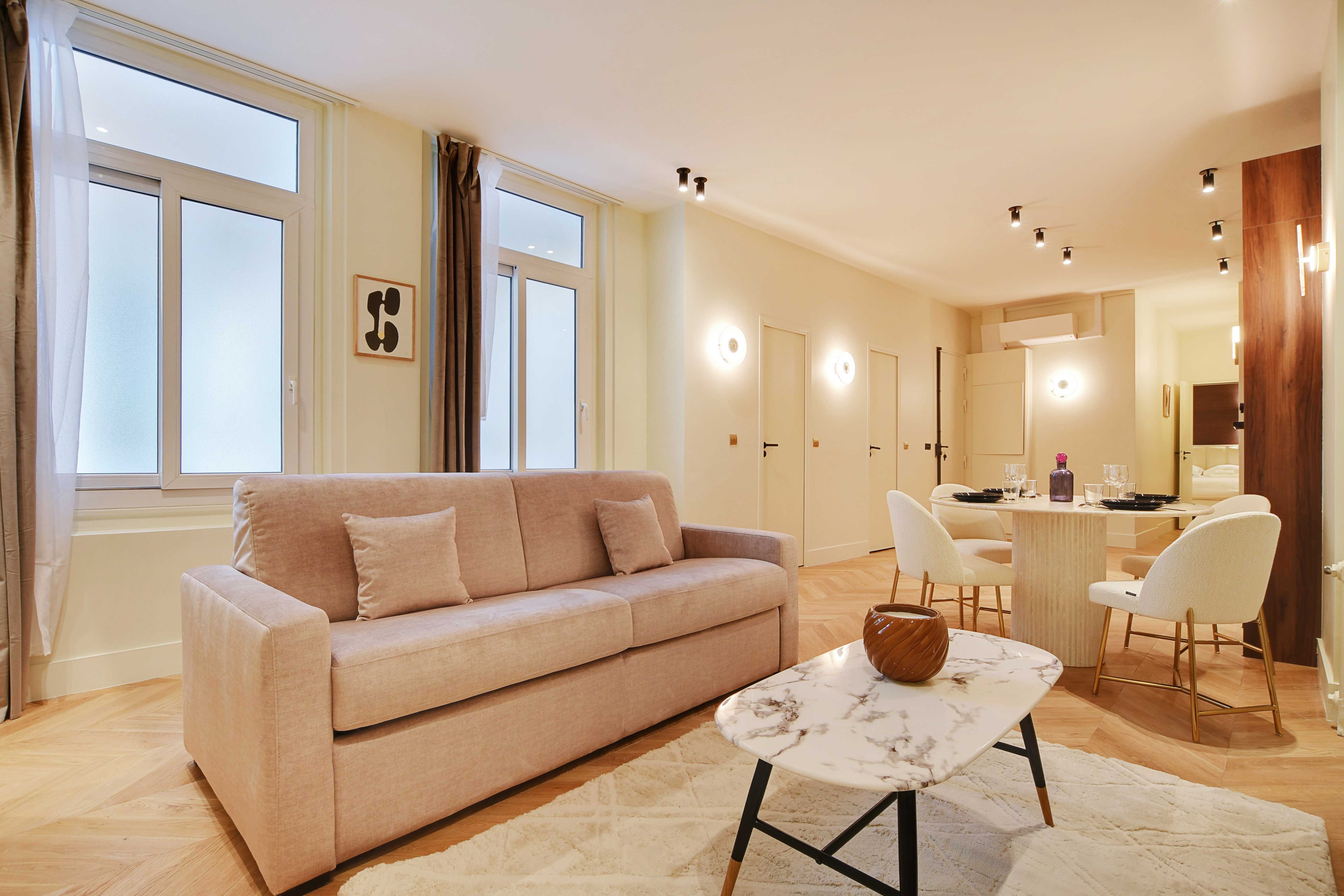 Villa Aurore Val de Margo Saint Germain des Prés – Odéon: Elegant 2-Bedroom Townhouse with Family-Friendly Features, Paris