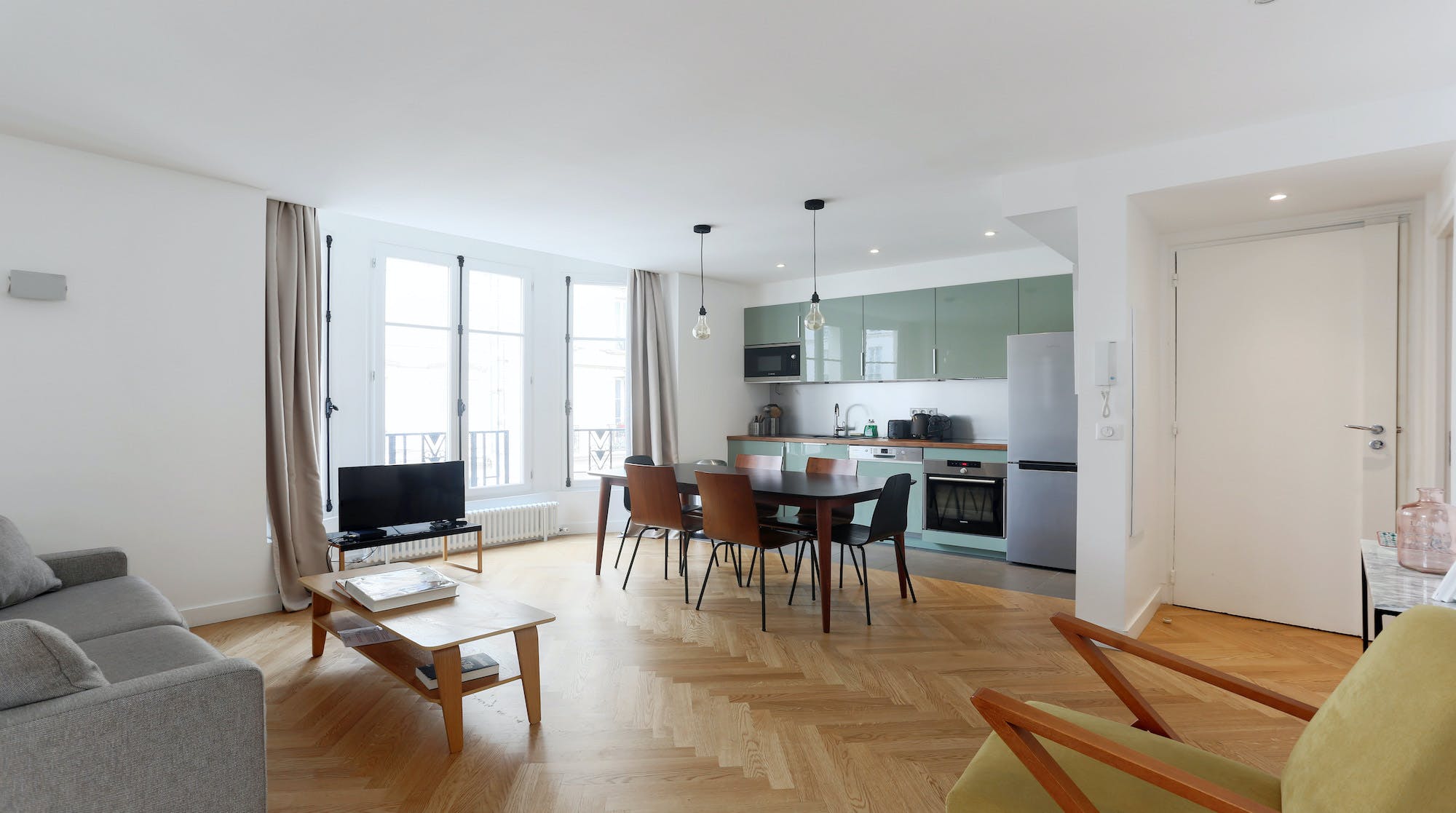 Villa Safran Saint-Julien Île de la Cité: Elegant 2-Bedroom Apartment with Modern Interiors, Île de la Cité