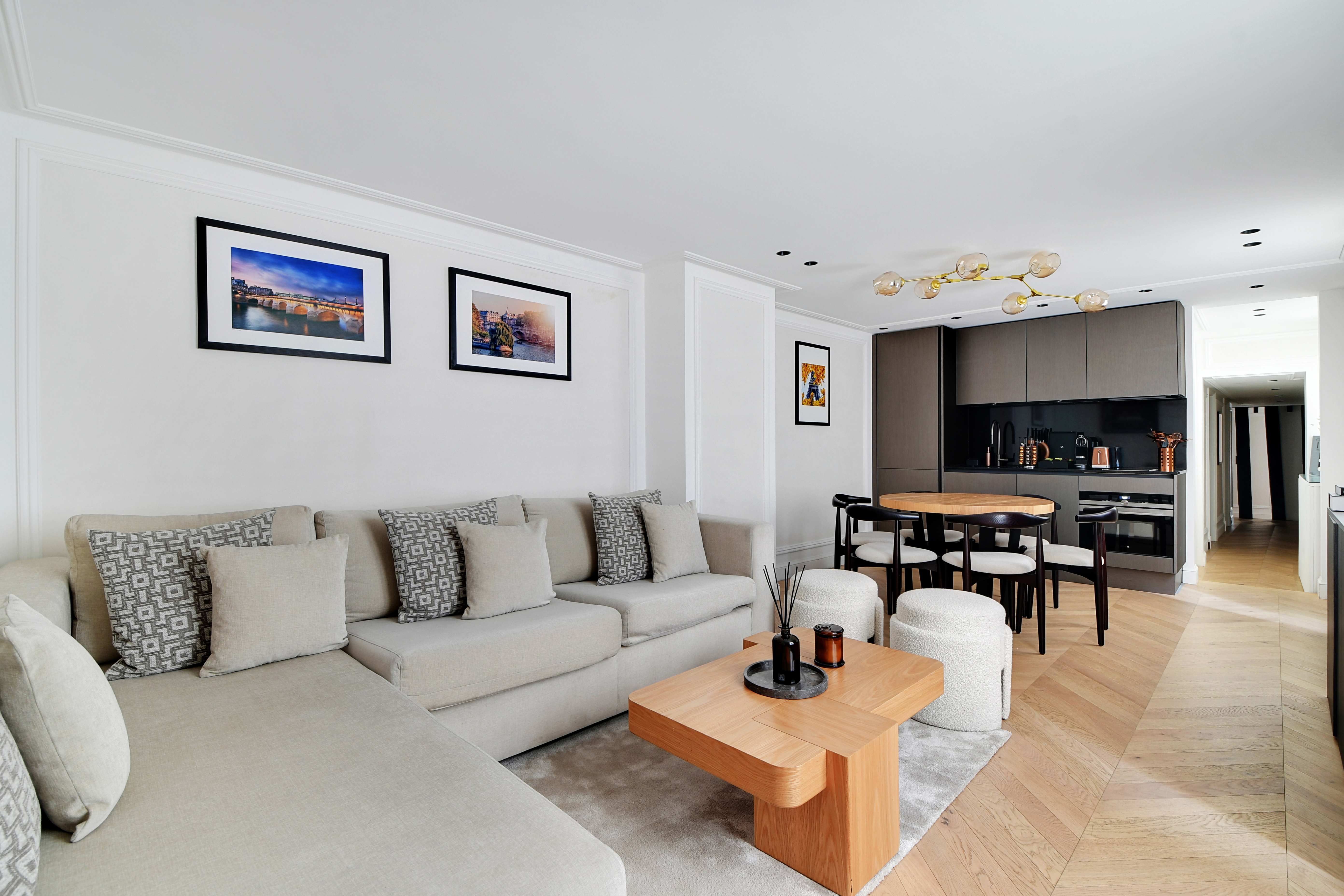 Villa Aube Mabillon Saint Germain des Prés – Odéon: Elegant 2-Bedroom Apartment with Modern Amenities, Paris