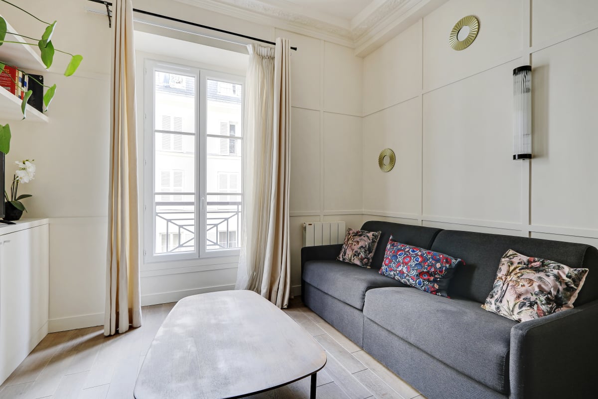 Villa Crépuscule Caumartin Opéra – Madeleine – Grands Magasins: Elegant 2-Bedroom Apartment Rental with Family Features, Opéra Madeleine, Paris