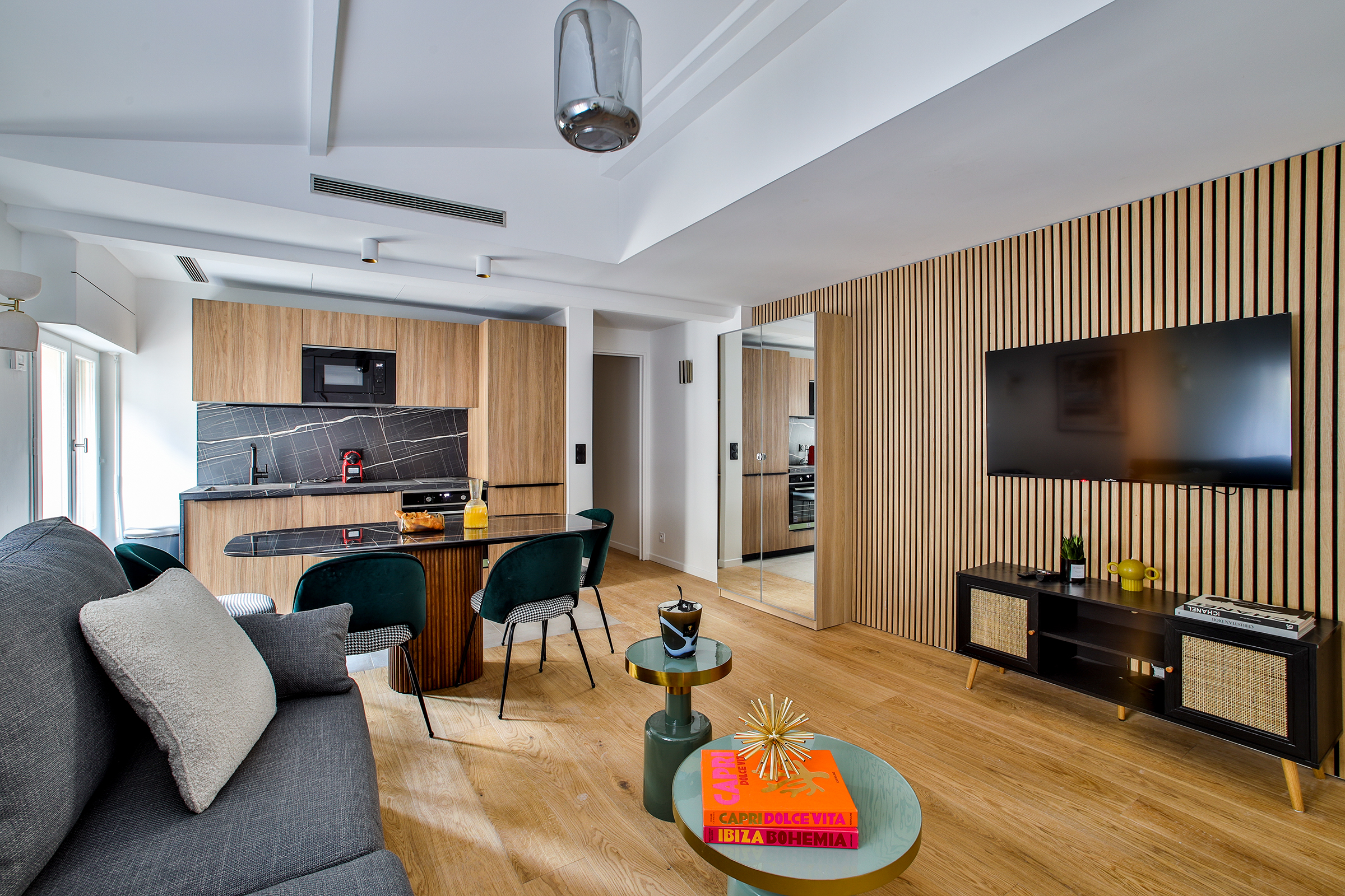 Villa Crépuscule Cité Opéra – Madeleine – Grands Magasins: Chic 1-Bedroom Apartment with Air-Con in Opéra Madeleine, Paris