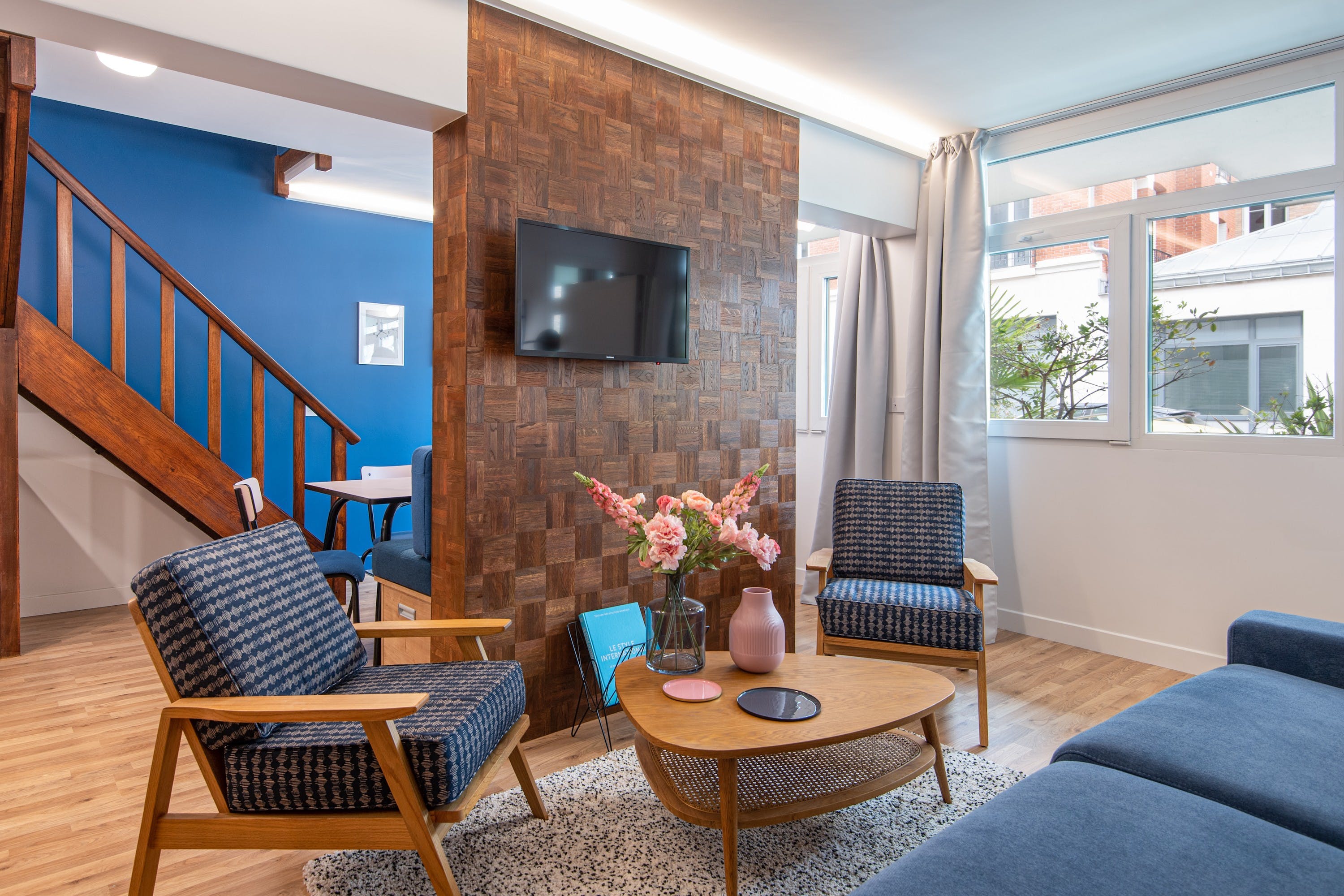 Château Mallet Montparnasse: Chic 2-Bedroom Family-Friendly Apartment Rental Montparnasse Paris