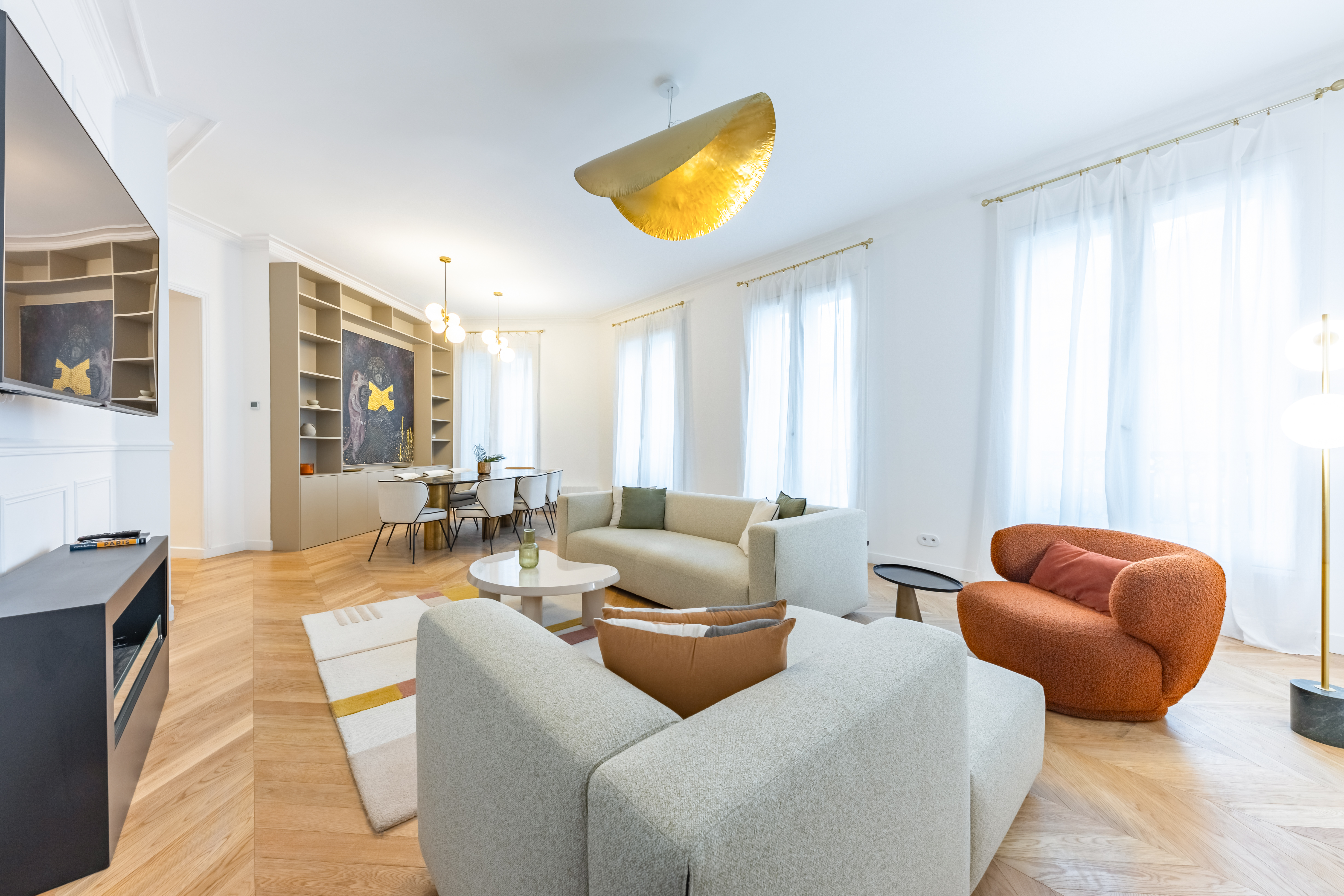 Villa Crépuscule Temple Le Marais: Luxury 4-Bedroom Apartment with Elegant Interiors, Le Marais, Paris
