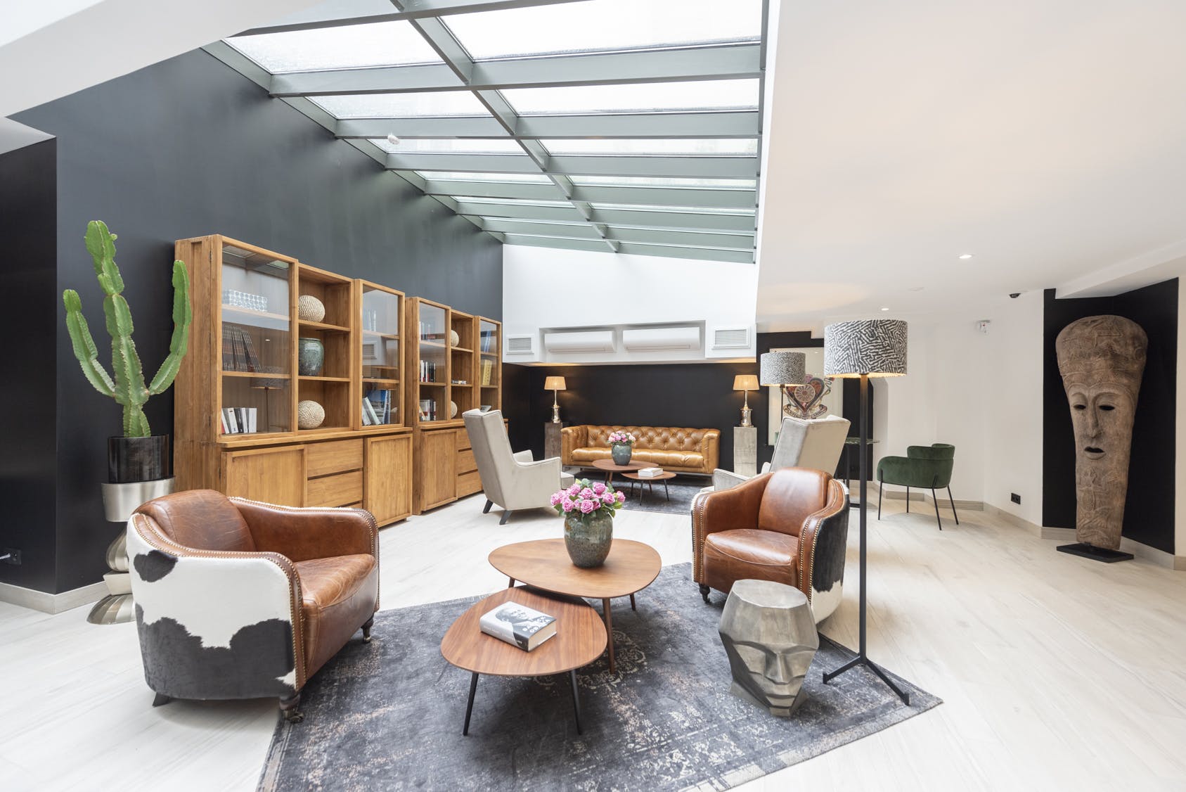 Villa Autan Étoile Arc de Triomphe – Champs-Élysées: Elegant 1-Bedroom Apartment Rental with Air-Con, Arc de Triomphe Paris
