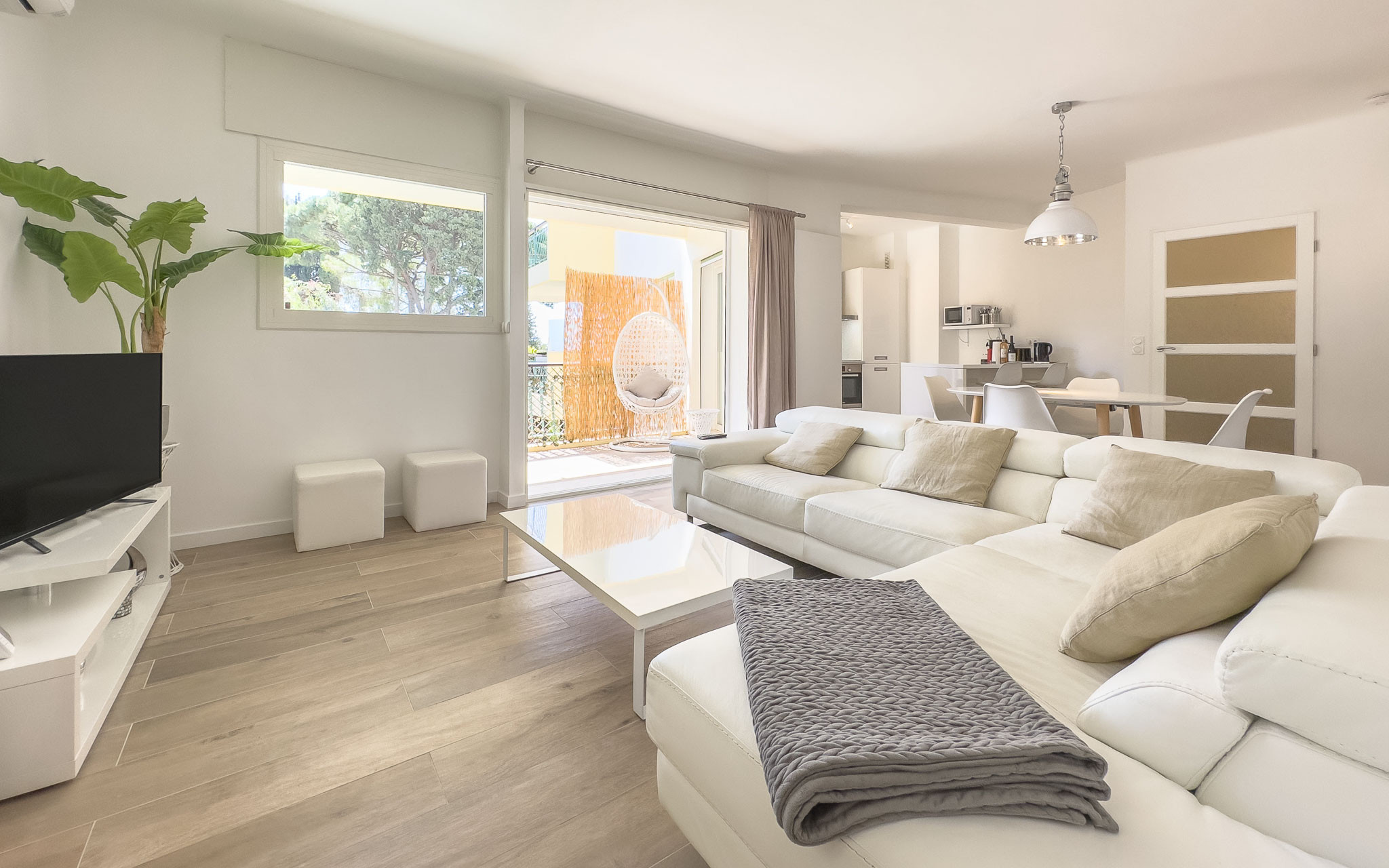 Villa Céladon Siagne Cannes: 2-Bedroom Luxury Apartment with Balconies, Cannes