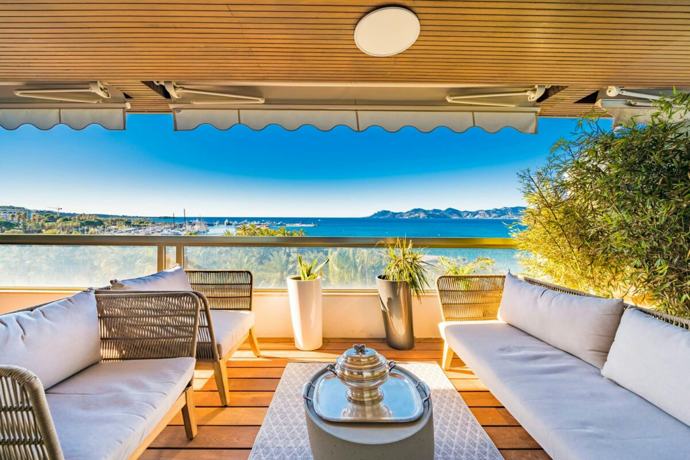 Villa Crépuscule Vallon Cannes-685132: Luxury 3-Bedroom Apartment with Stunning Sea Views, Cannes