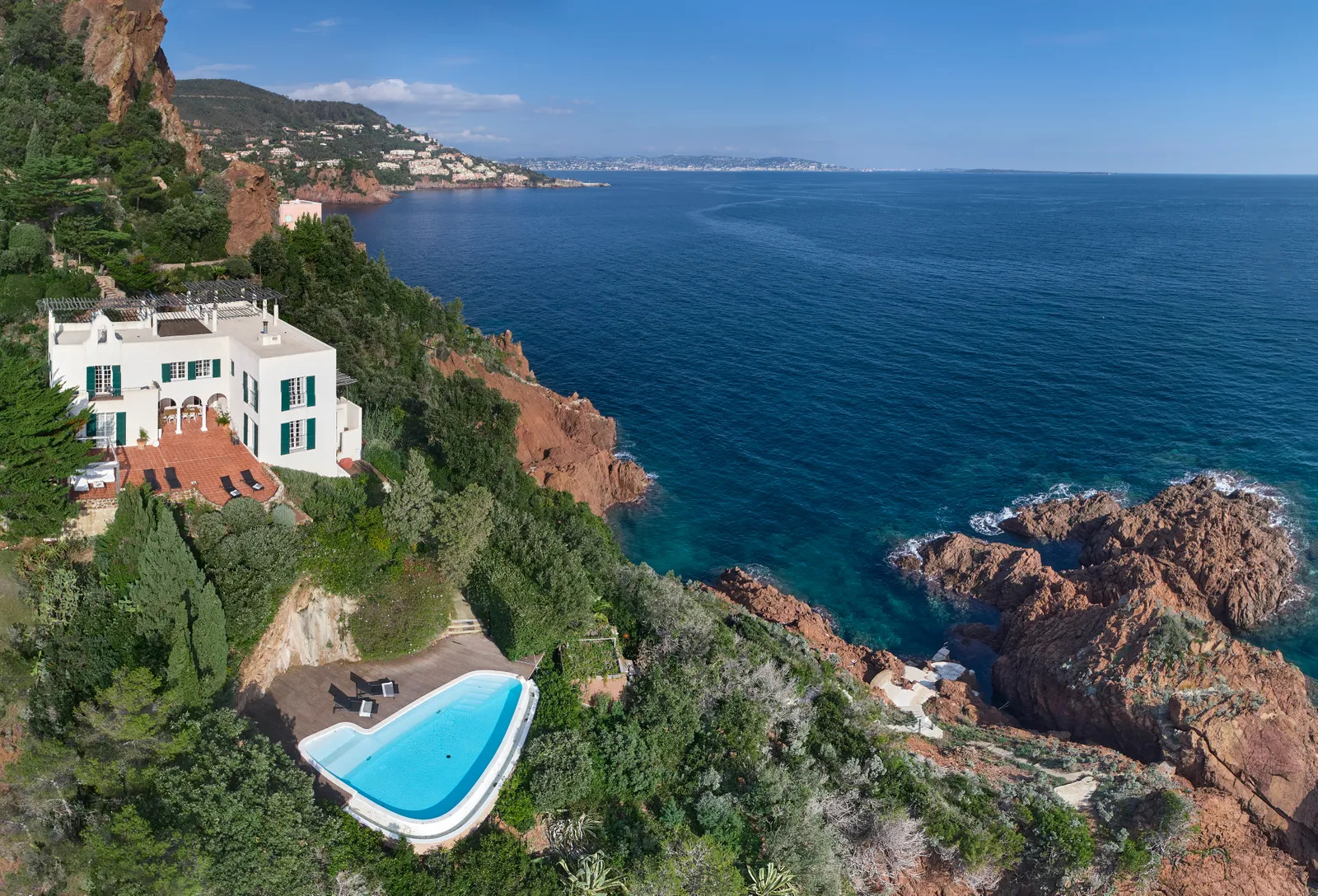 Château Mistral Éze: Luxury 6-Bedroom Villa with Sea Views and Pool, French Riviera