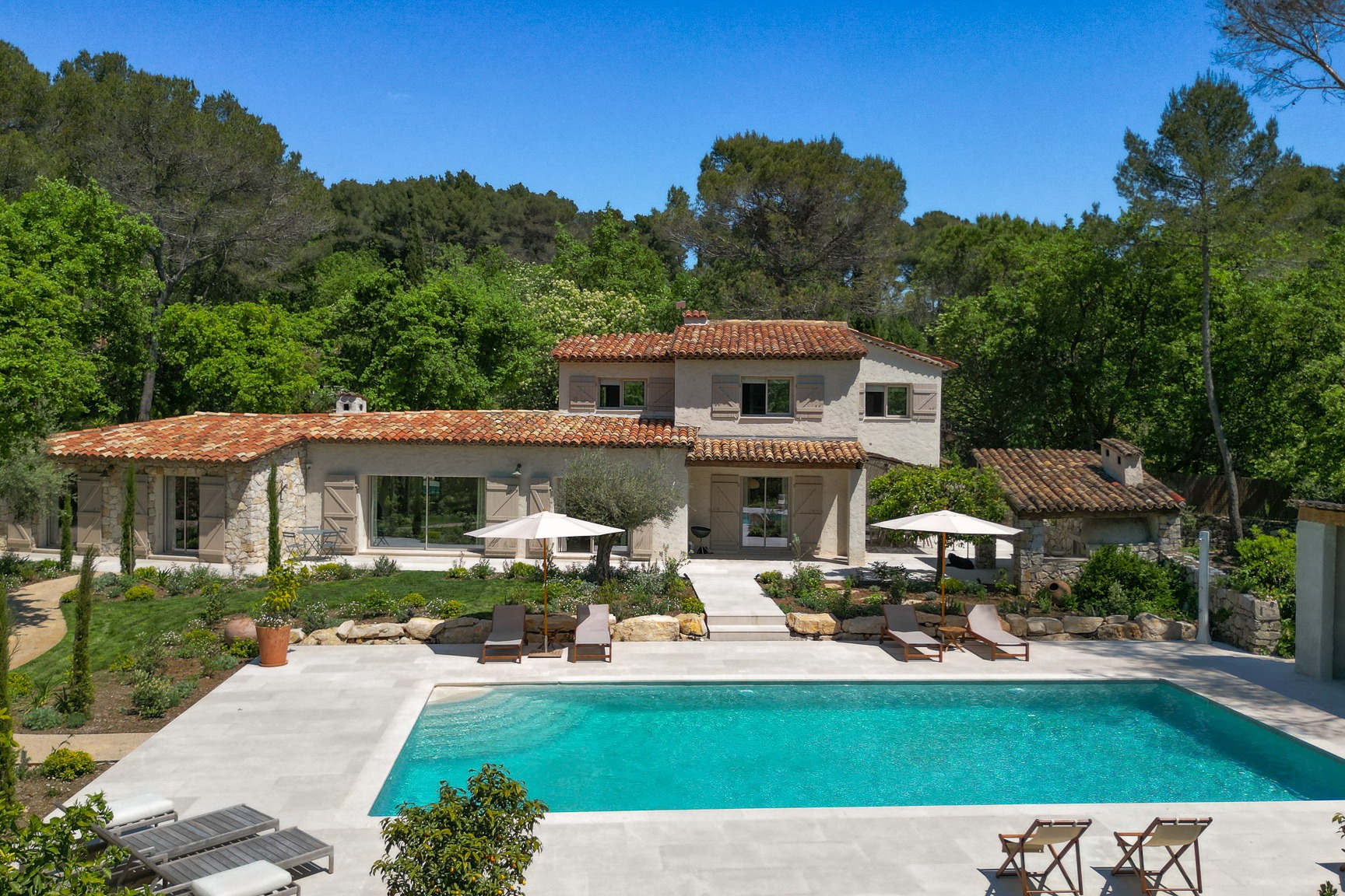 Villa Safran Saint-Jean-Cap-Ferrat Côte d’Azur: Luxury 4-Bedroom Apartment with Saltwater Pool, Côte d’Azur