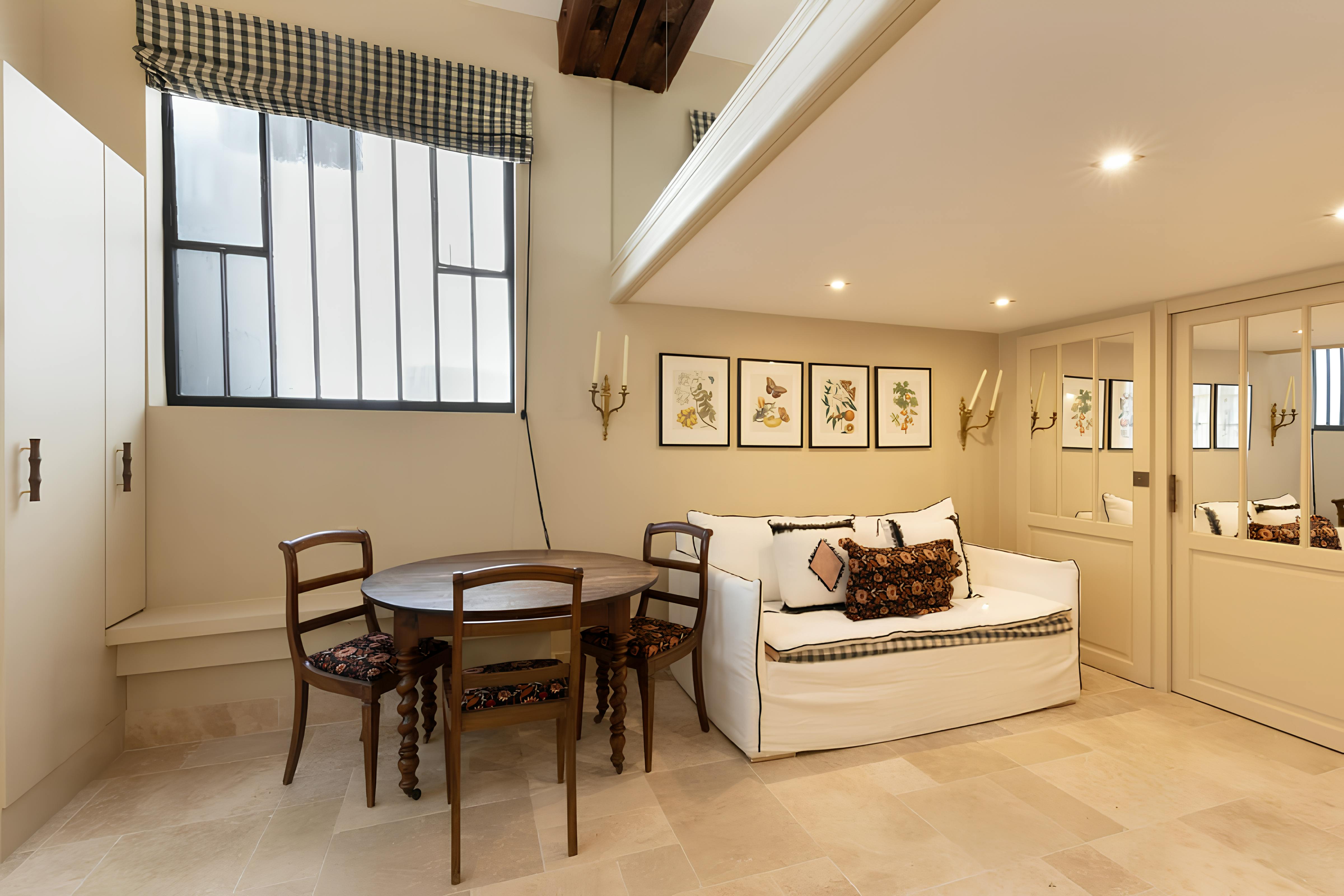 Villa Crépuscule Mabillon Saint Germain des Prés – Odéon-779313: Opulent 2-Bedroom House with Air-Con in Central Paris
