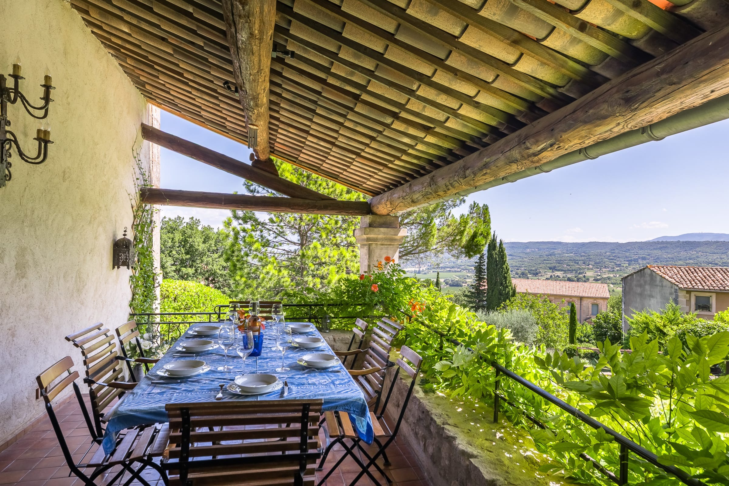 Villa Aurore Bédarrides Provence: Spacious 5-Bedroom Apartment with Pool, Vaucluse