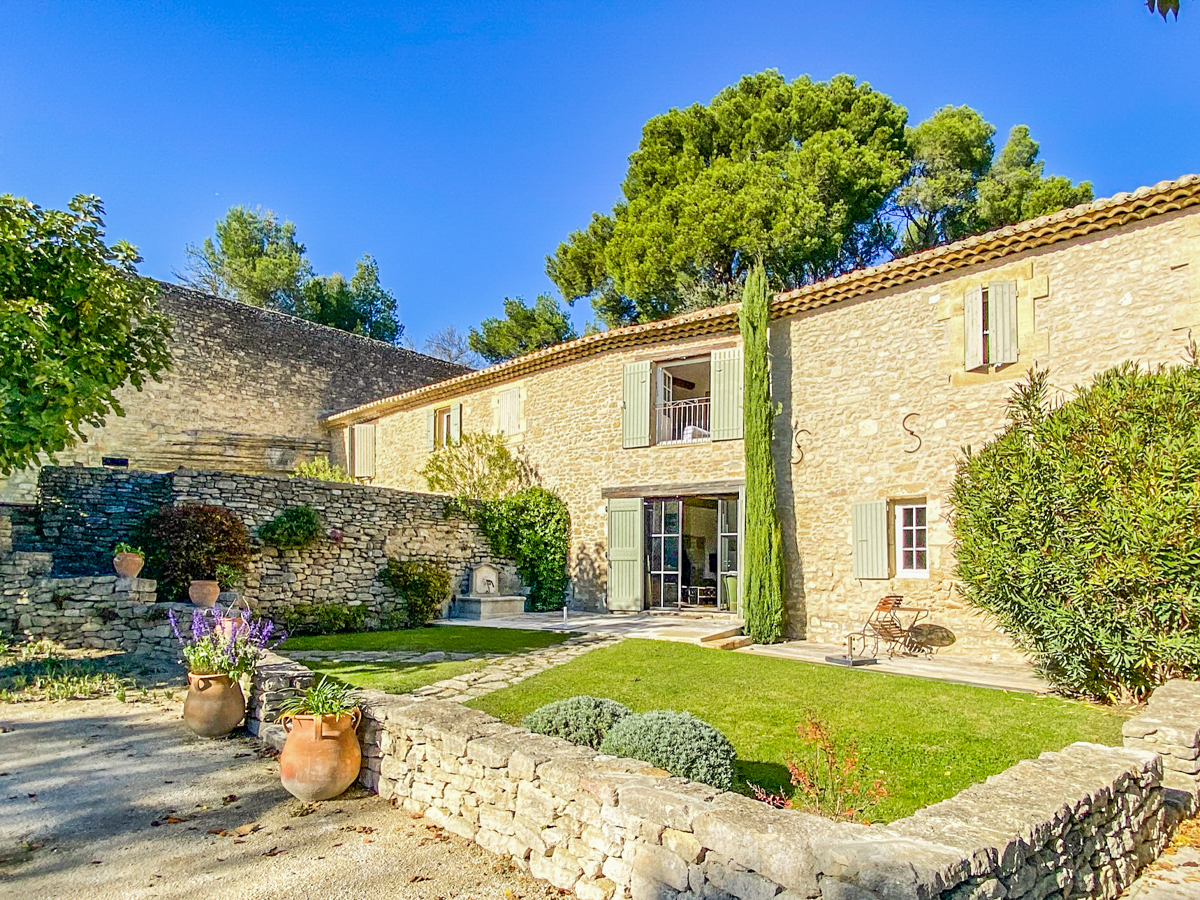 Villa Aurore Glanum Saint-Rémy-de-Provence: 7-Bedroom Chateau with Countryside Views and Pool, Saint-Rémy-de-Provence
