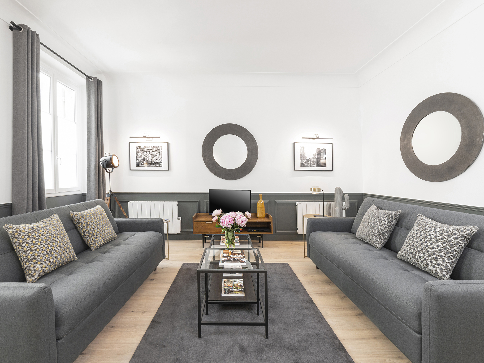 Château Mogador Montmartre: Elegant 3-Bedroom Apartment in Family-Friendly Paris Setting