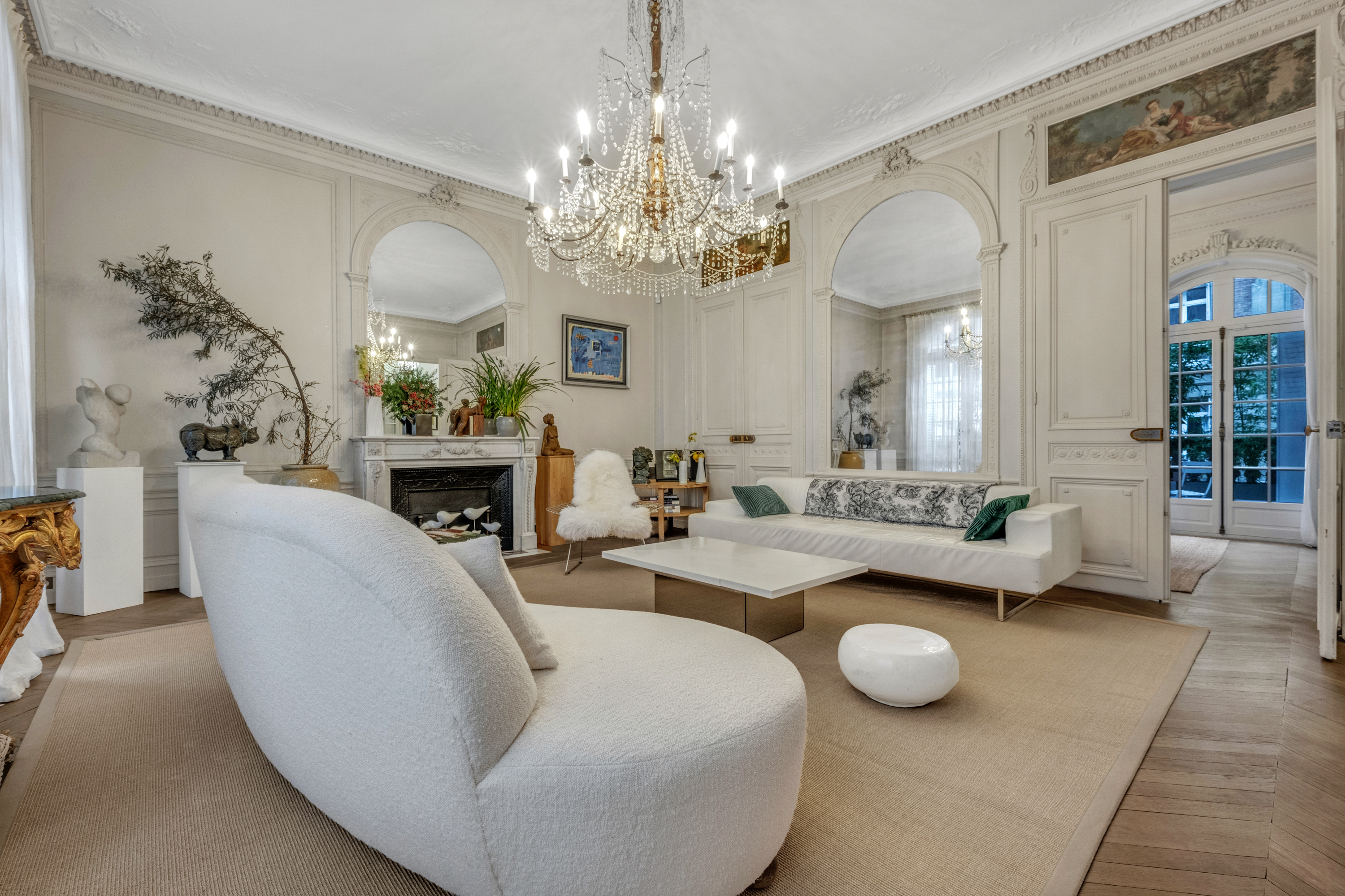 Villa Nordet Pigeonnier Monceau – Ternes: Luxury 5-Bedroom Apartment with Swimming Pool, Monceau – Ternes