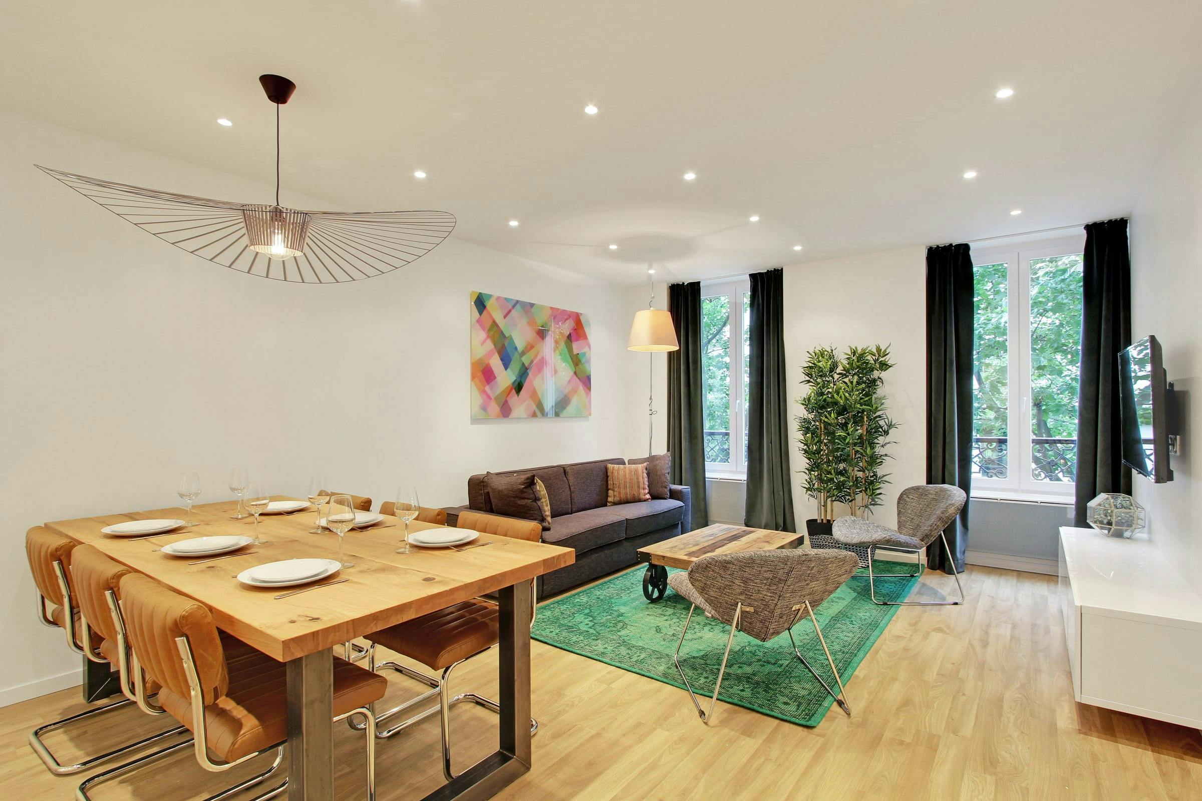 Villa Crépuscule Court Monceau – Ternes: Sophisticated 2-Bedroom Luxury Apartment, Monceau – Ternes, Paris