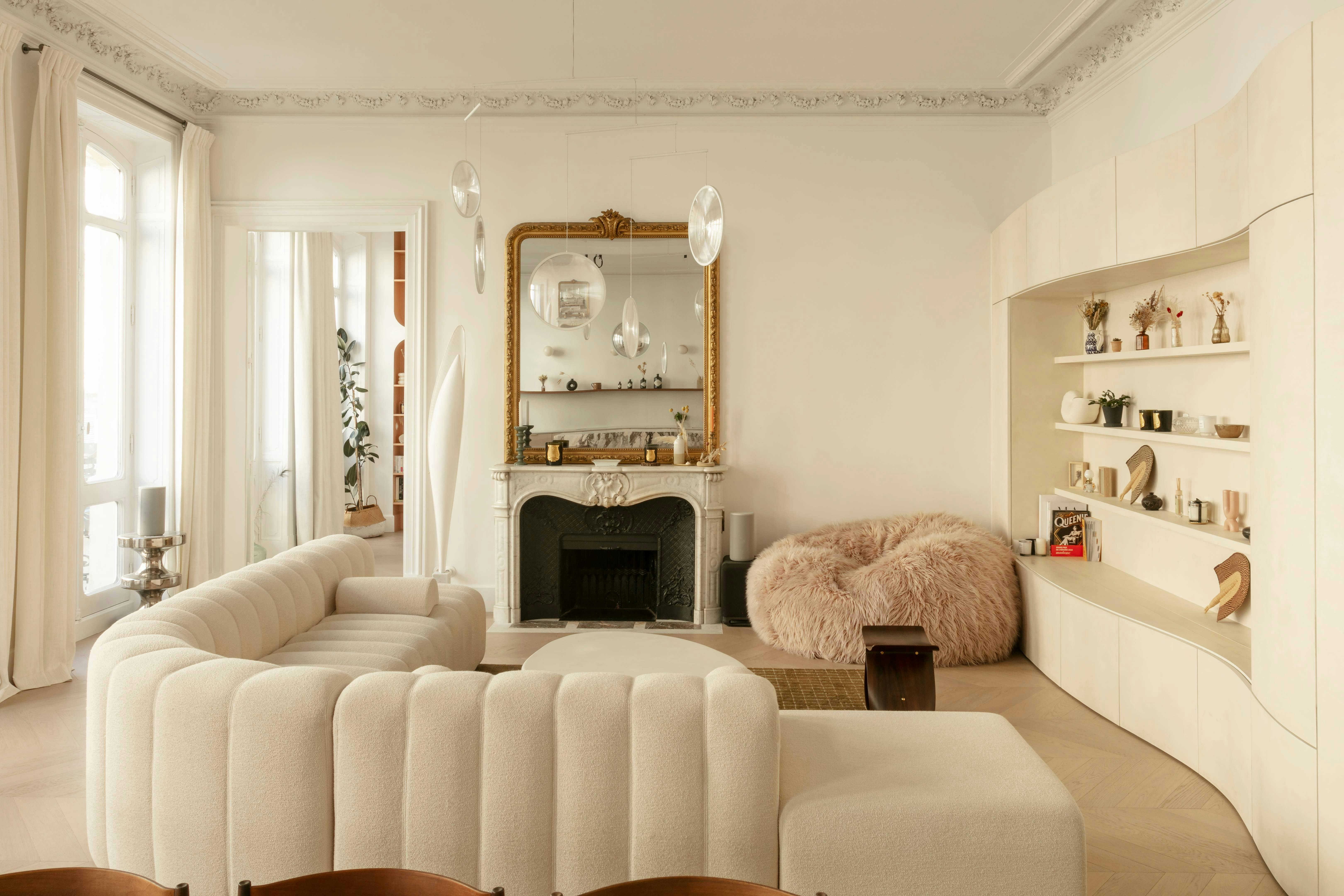 Villa Safran Rochechouart South Pigalle: Elegant 3-Bedroom Apartment with Air-Con, South Pigalle, Paris