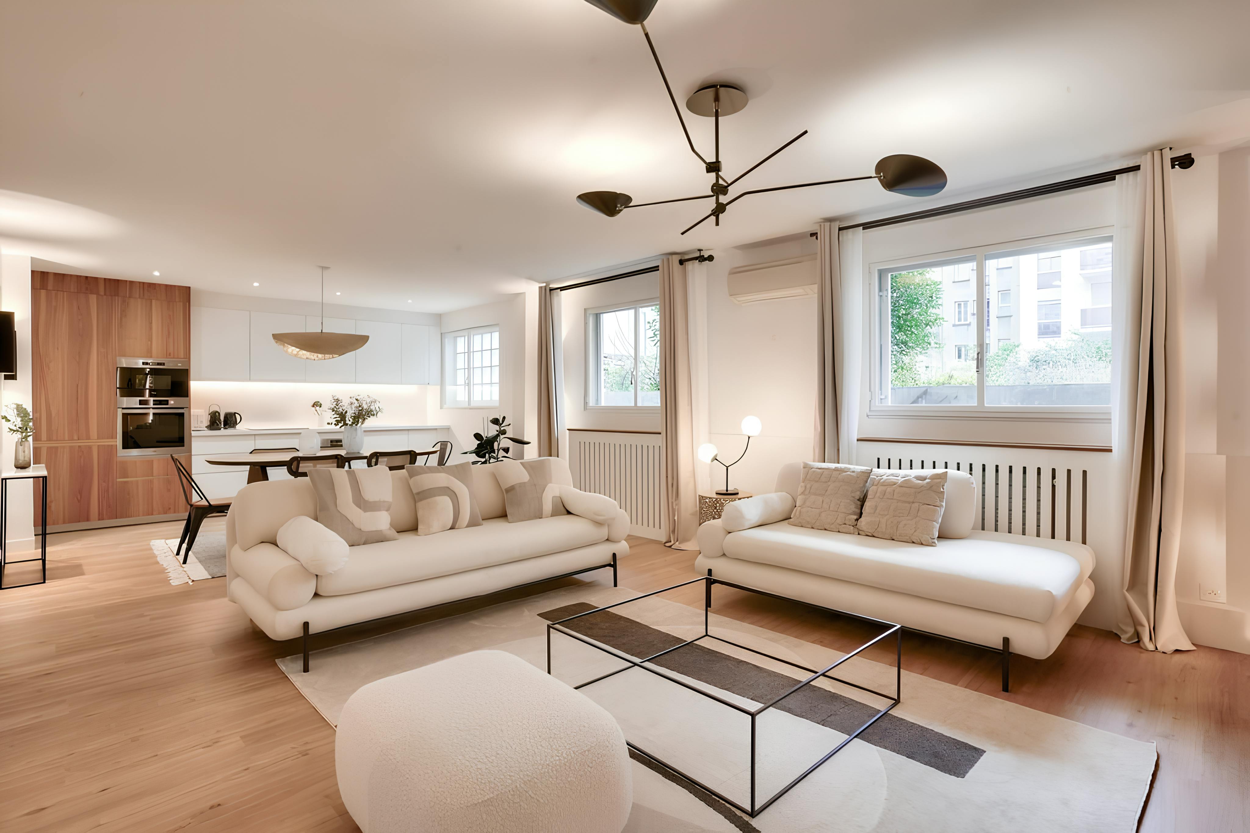 Villa Autan Vavin Montparnasse & Catacombs: Elegant 3-Bedroom Apartment with Air-Con, Montparnasse