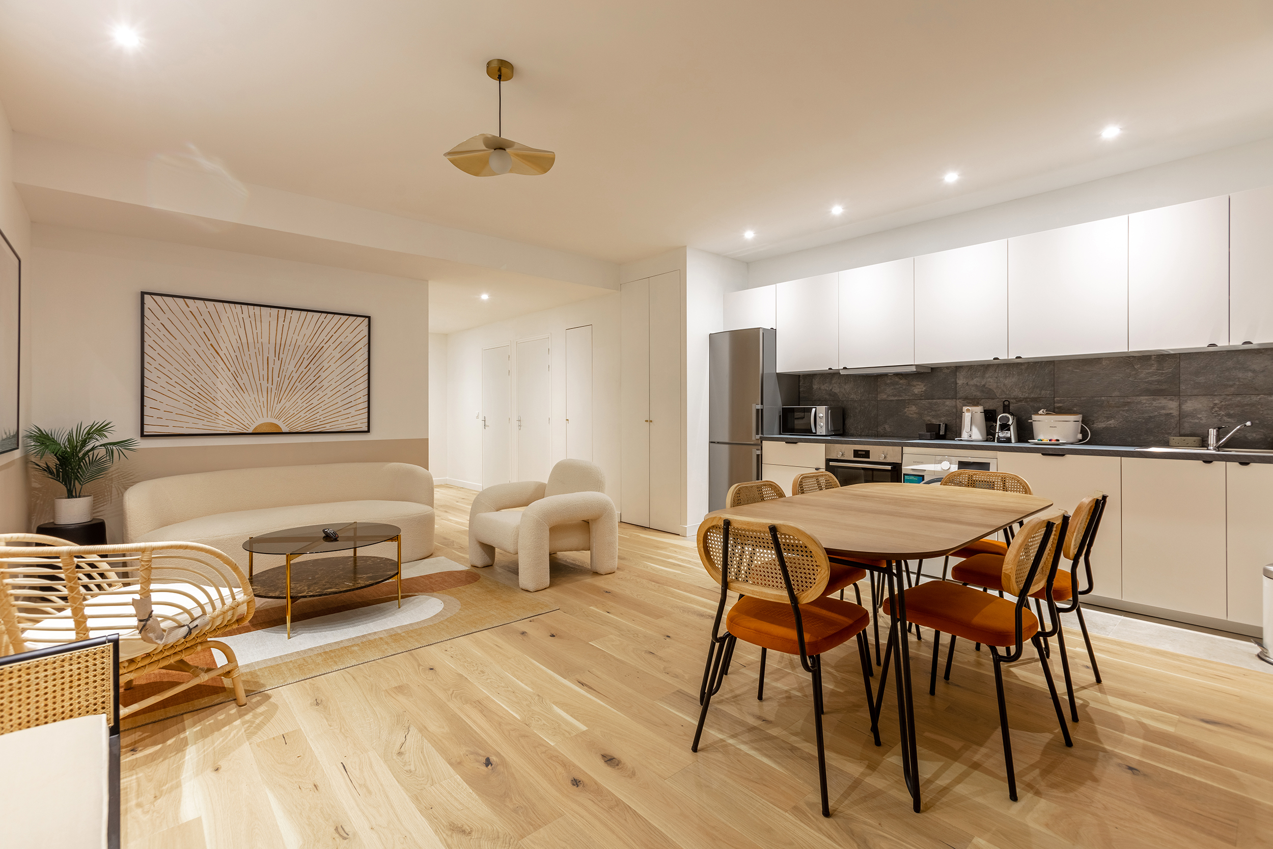 Villa Aube Pletzl Canal Saint Martin – Oberkampf: Contemporary 3-Bedroom Apartment Rental with Family-Friendly Features, Canal Saint Martin