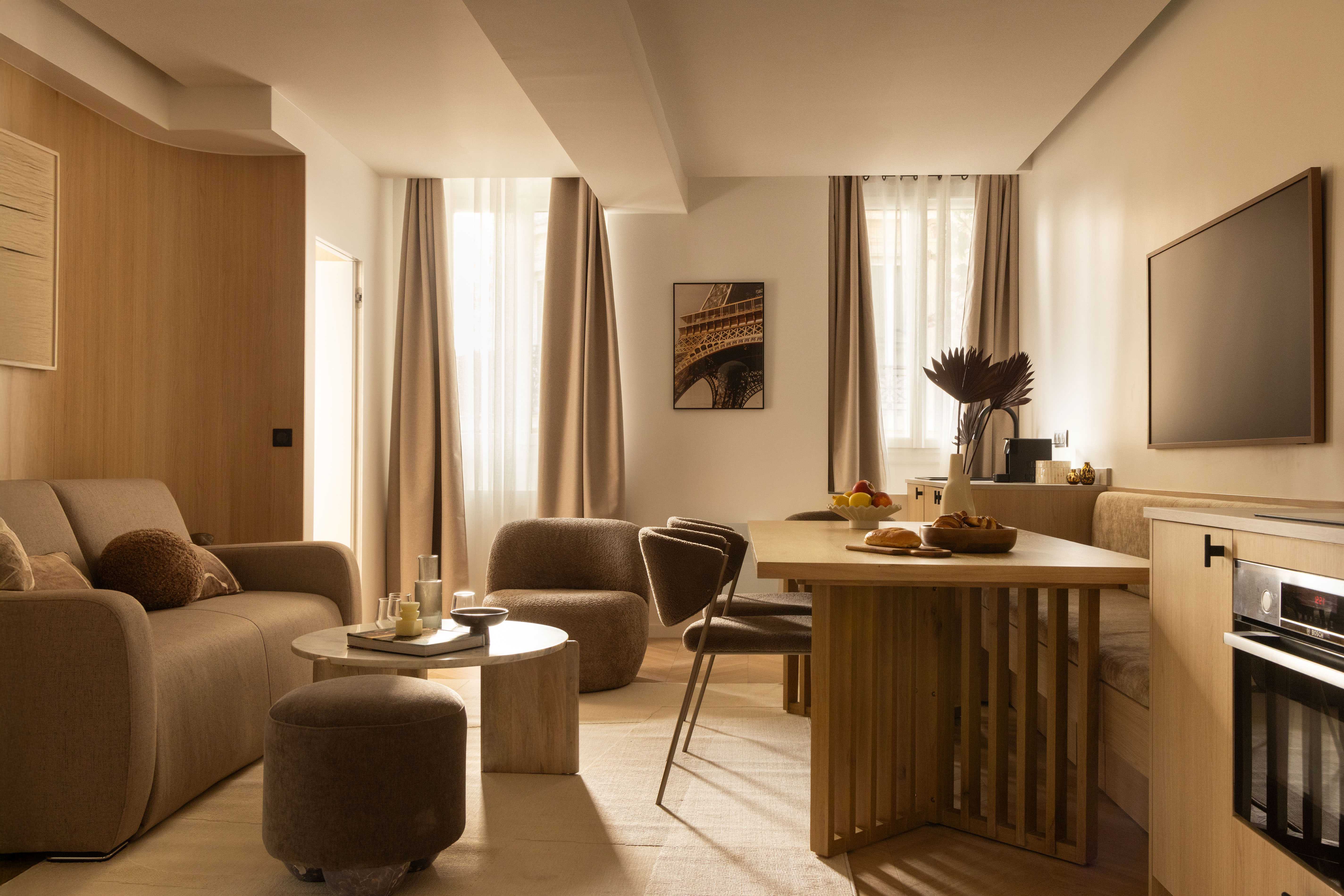 Château Oberkampf Paris: Stylish 3-Bedroom Apartment with Air Conditioning, Canal Saint Martin