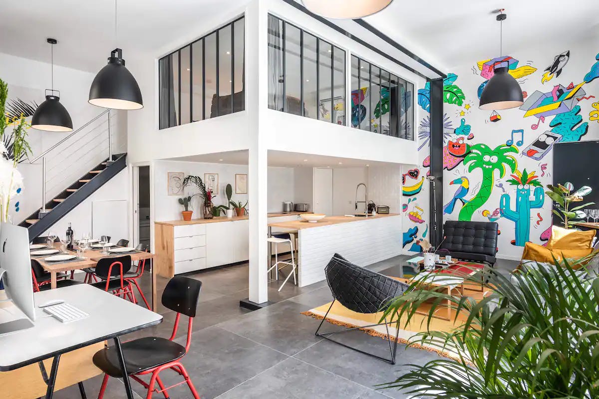 Villa Autan Quai Jemmapes Canal Saint Martin – Oberkampf: Luxury 2-Bedroom Loft with Air-Con and Family-Friendly Features, Canal Saint Martin