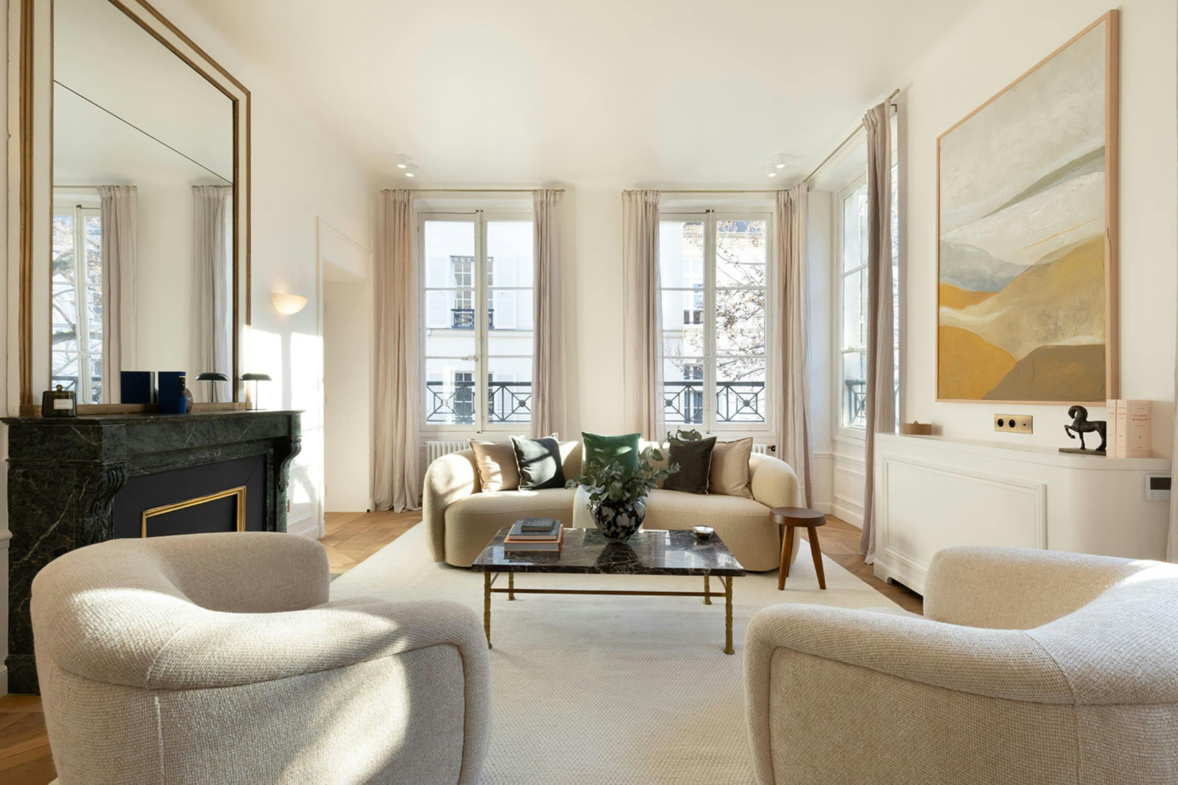 Villa Crépuscule Odéon Saint Germain des Prés – Odéon: Stylish 2-Bedroom Apartment Rental with Air-Con in Saint Germain des Prés, Paris