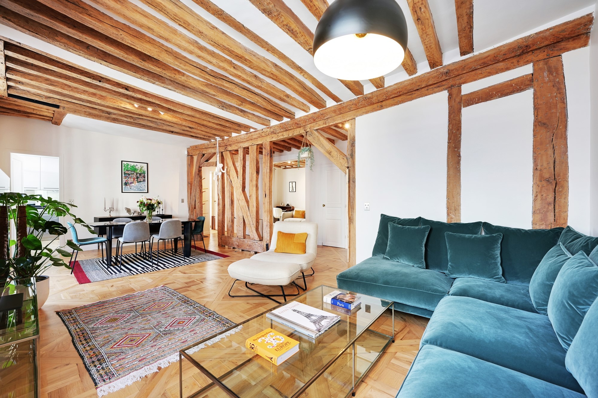 Villa Céladon Saint-Sulpice Saint Germain des Prés – Odéon: Charming 2-Bedroom Apartment Rental with Family-Friendly Comfort, Saint Germain des Prés