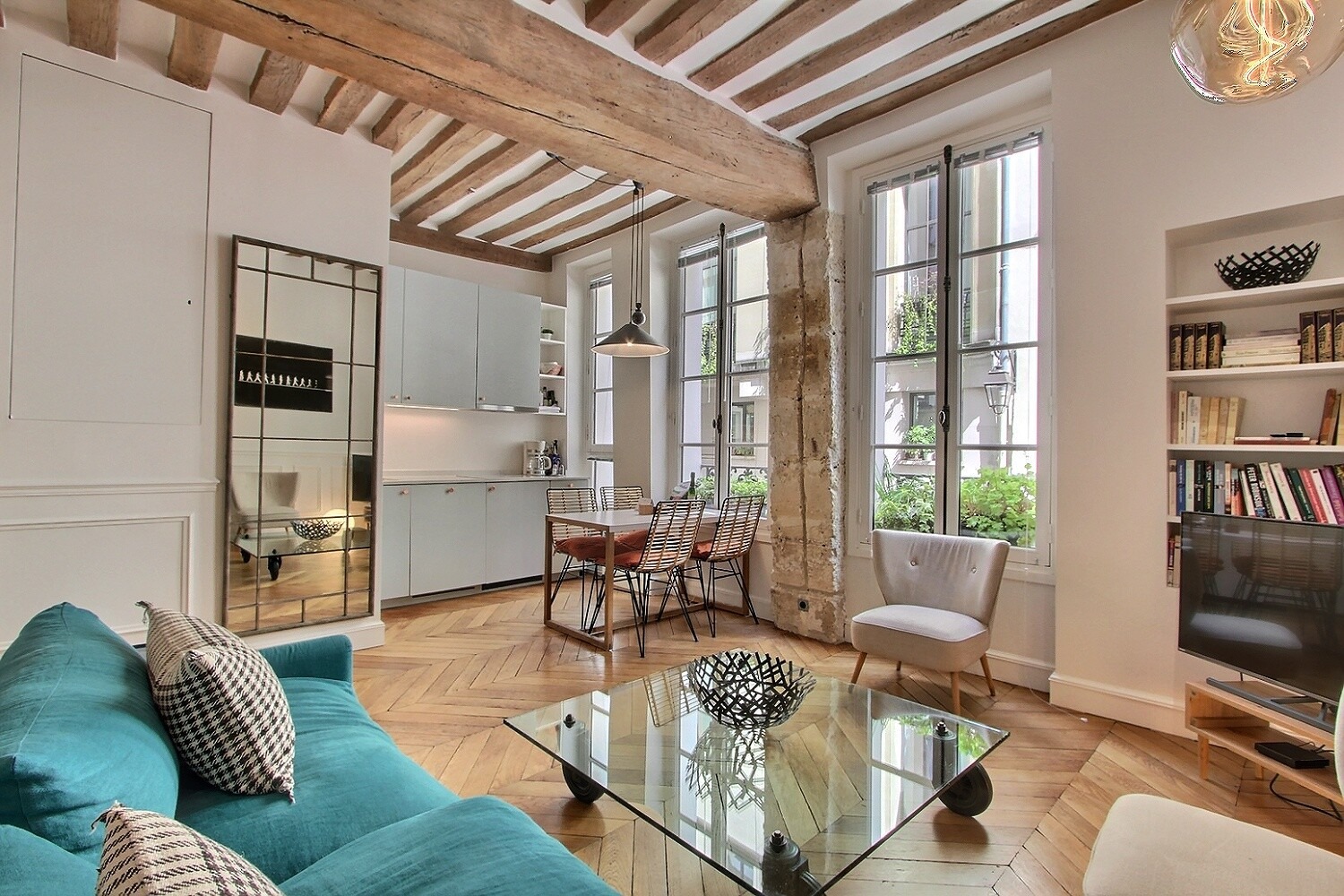 Villa Céladon Mabillon Saint Germain des Prés – Odéon-859012: Luxury 2-Bedroom Townhouse Rental with Air Conditioning, Saint Germain des Prés