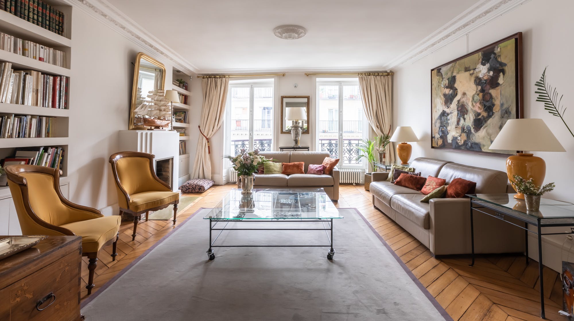 Villa Labech Pigalle Opéra – Madeleine – Grands Magasins: Elegant 2-Bedroom Apartment Above Passage Verdeau, Paris