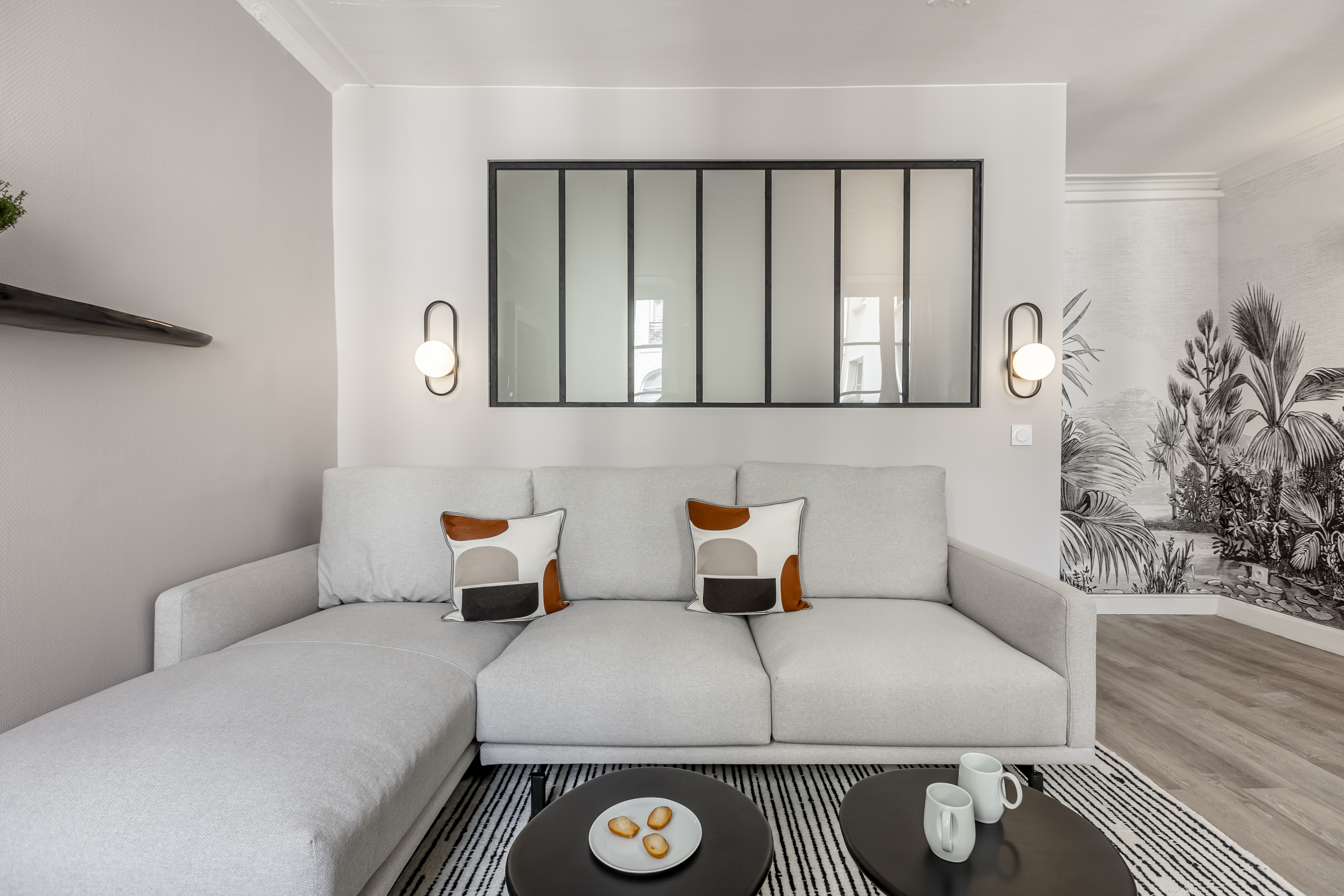 Villa Crépuscule Bonne Nouvelle Grands Boulevards-765177: Elegant 4-Bedroom Apartment for Families and Pets, Grands Boulevards