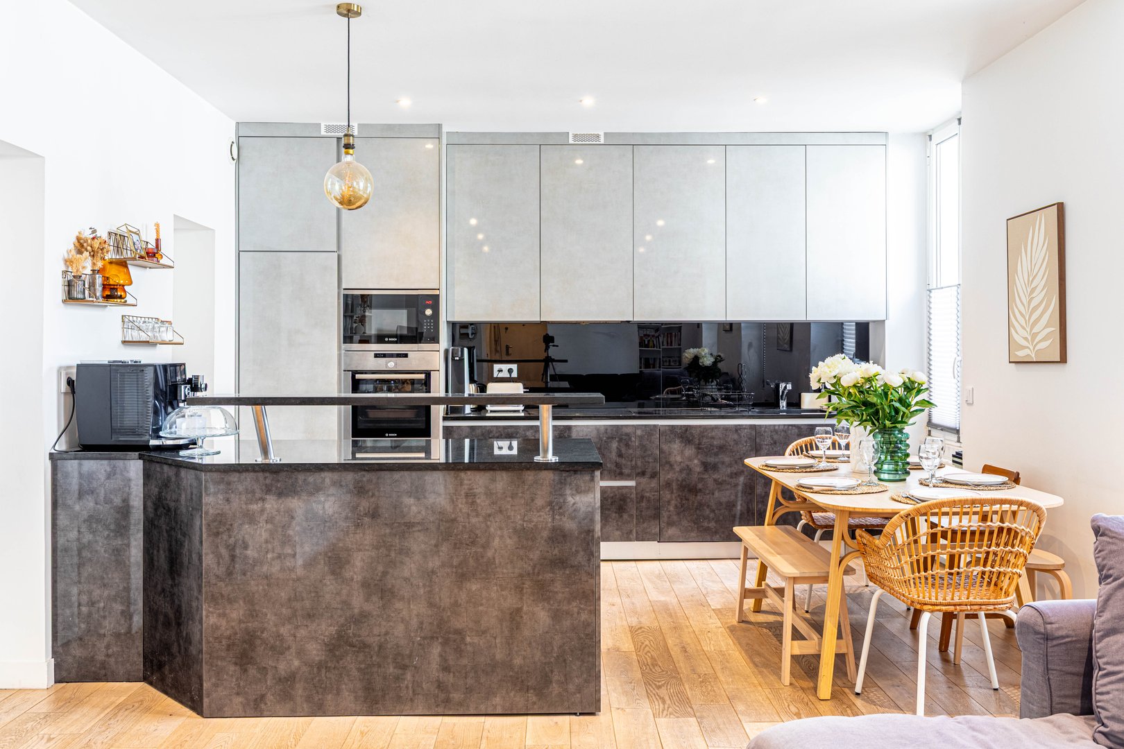 Villa Crépuscule Muette Eiffel Tower: Elegant 3-Bedroom Luxury Villa Rental with Family-Friendly Features, Eiffel Tower Paris