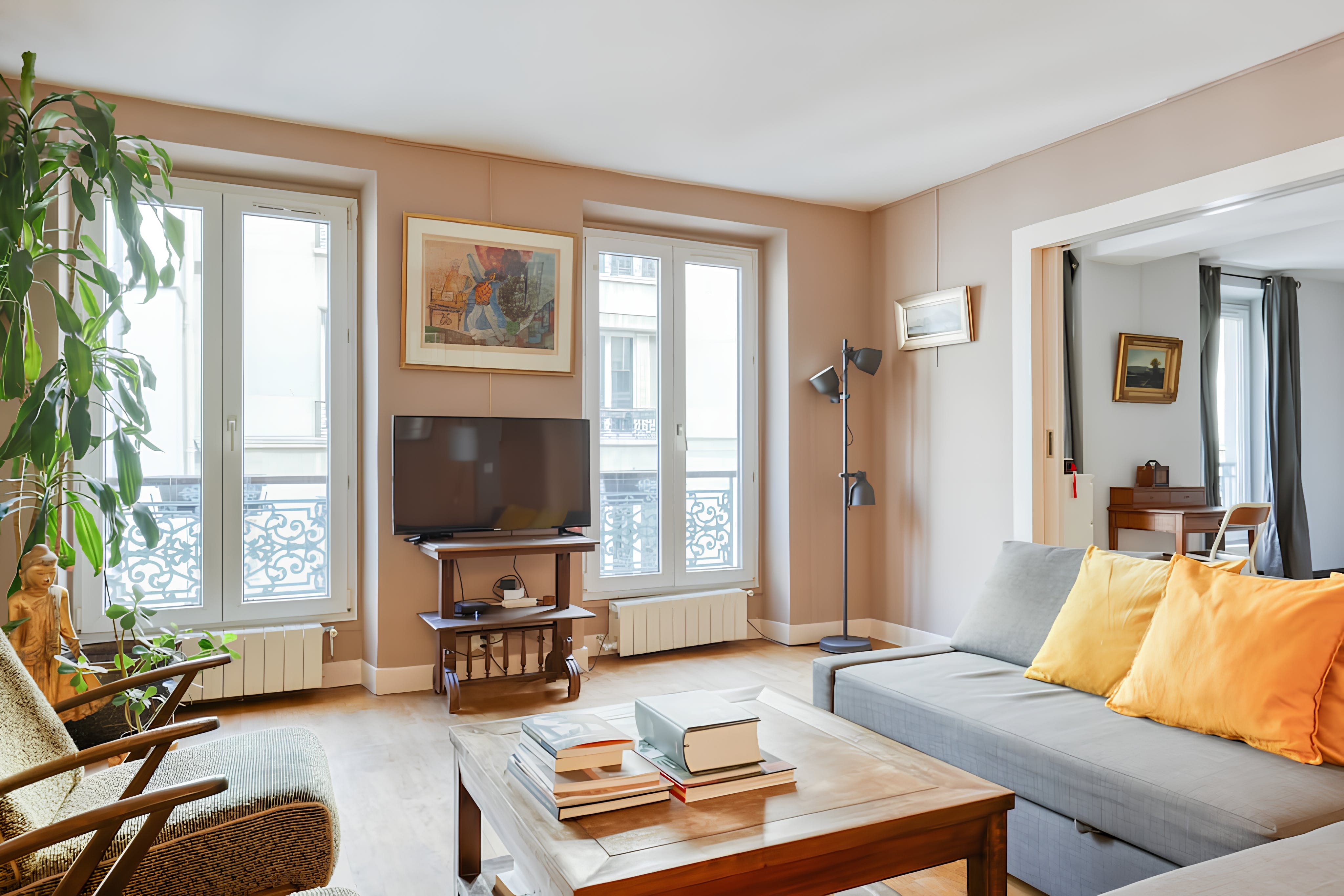 Villa Crépuscule Bonne Nouvelle Grands Boulevards-850798: Spacious 4-Bedroom Family-Friendly Luxury Apartment Rental in Grands Boulevards, Paris